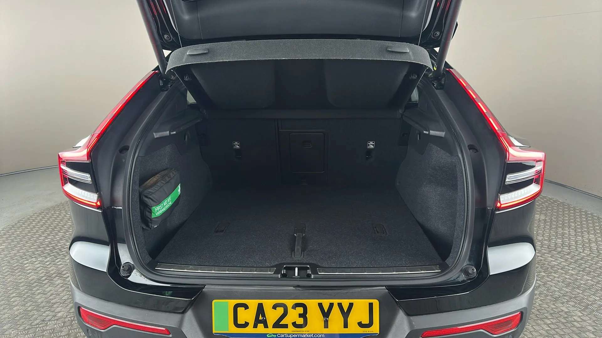 2023 VOLVO C40 2023 VOLVO C40