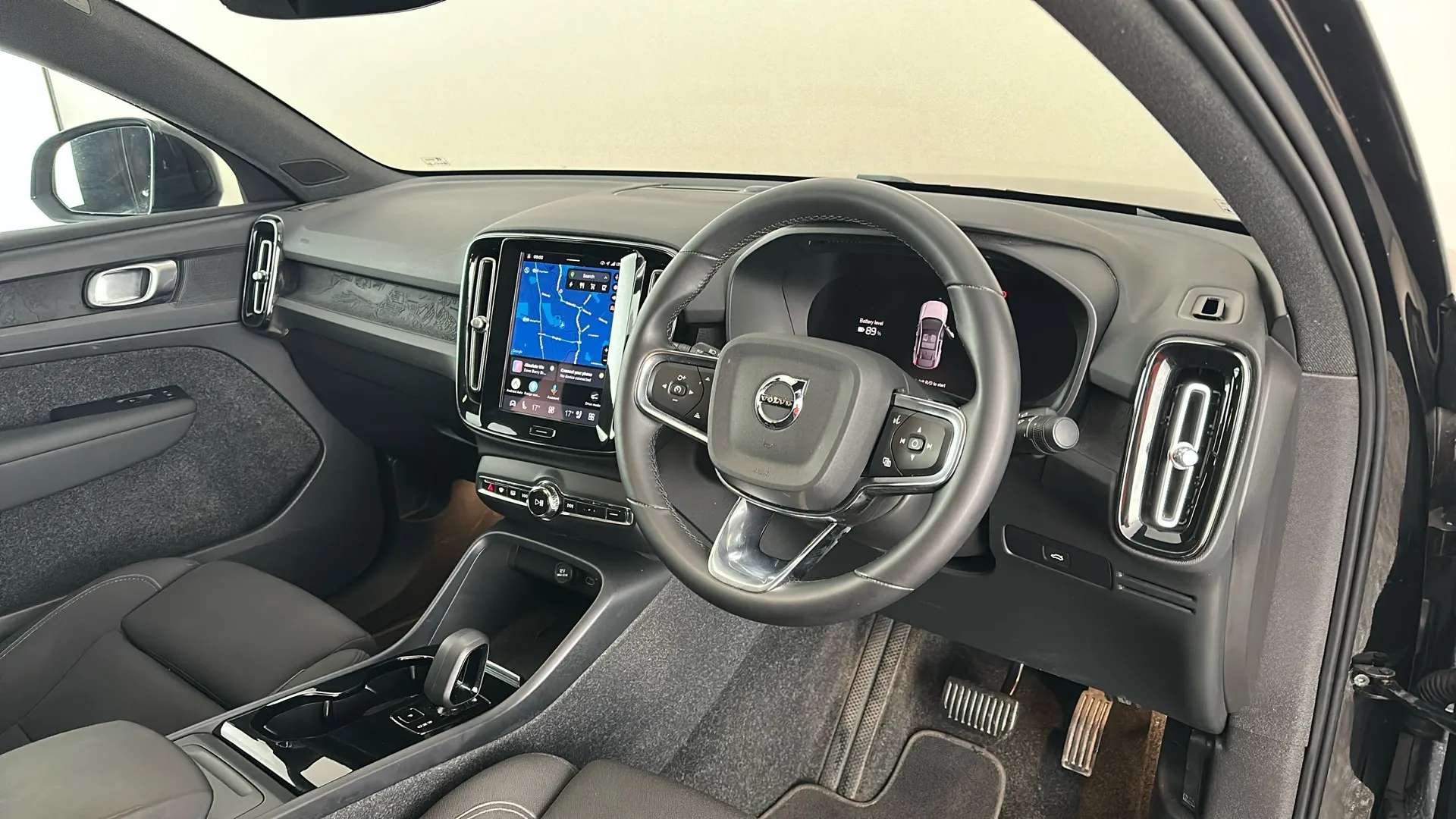 2023 VOLVO C40 2023 VOLVO C40