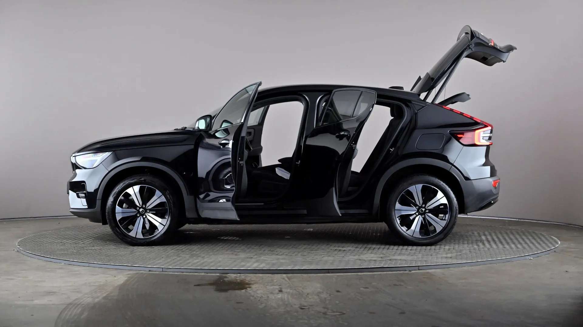 2023 VOLVO C40 2023 VOLVO C40