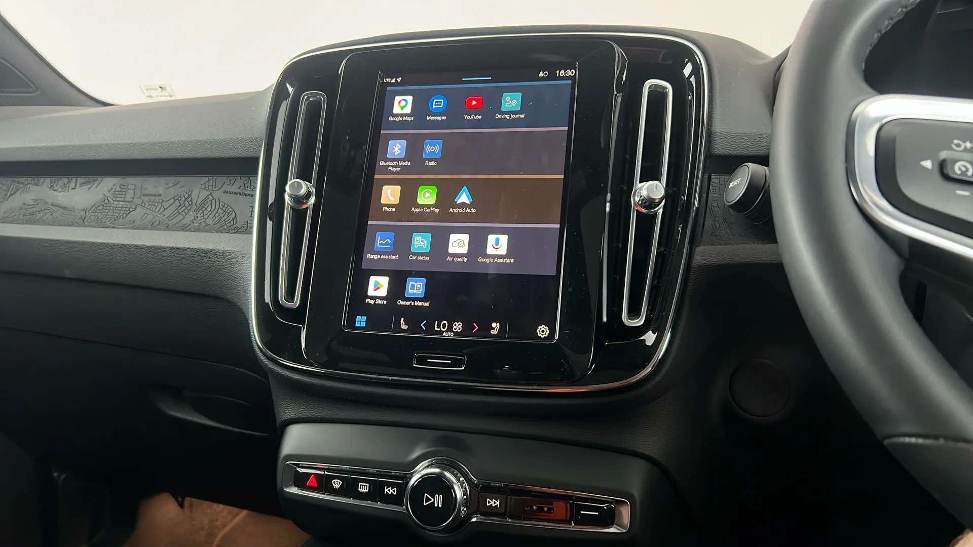 2023 VOLVO C40 2023 VOLVO C40