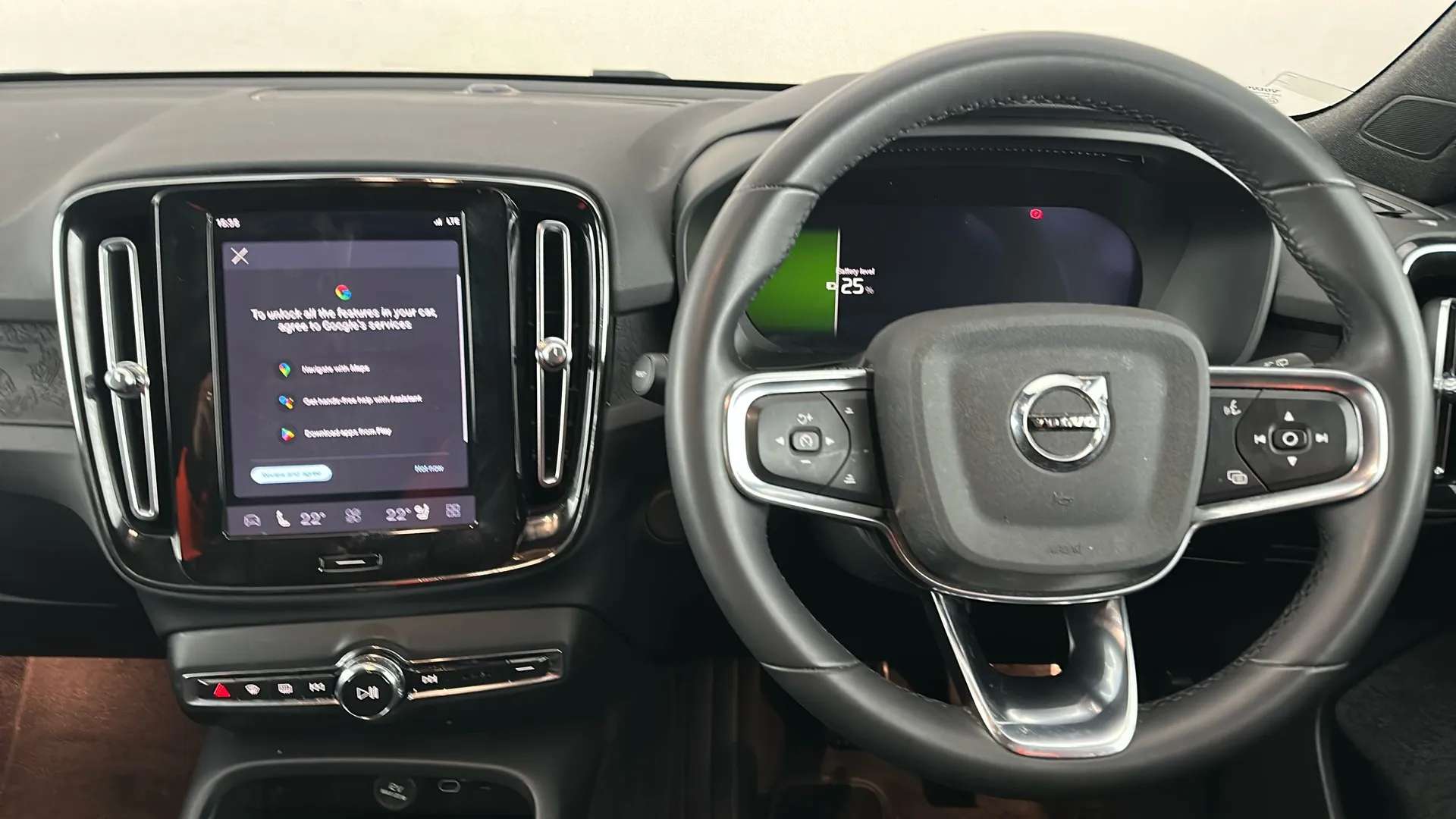 2023 VOLVO XC40 2023 VOLVO XC40
