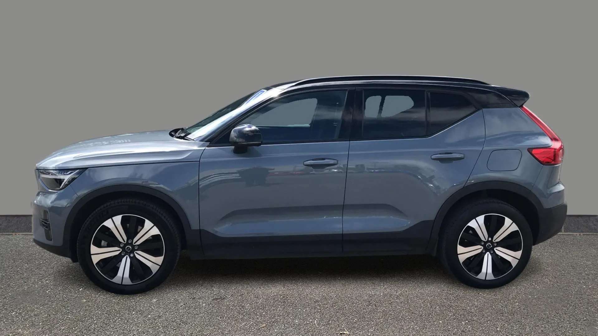 A 2023 VOLVO XC40 170kW Recharge Plus 69kWh Auto A 2023 VOLVO XC40 170kW Recharge Plus 69kWh Auto