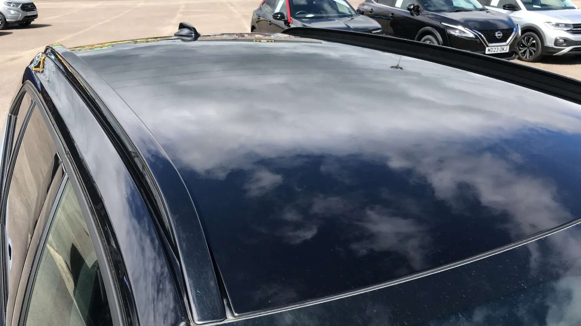 2023 VOLVO XC40 2023 VOLVO XC40