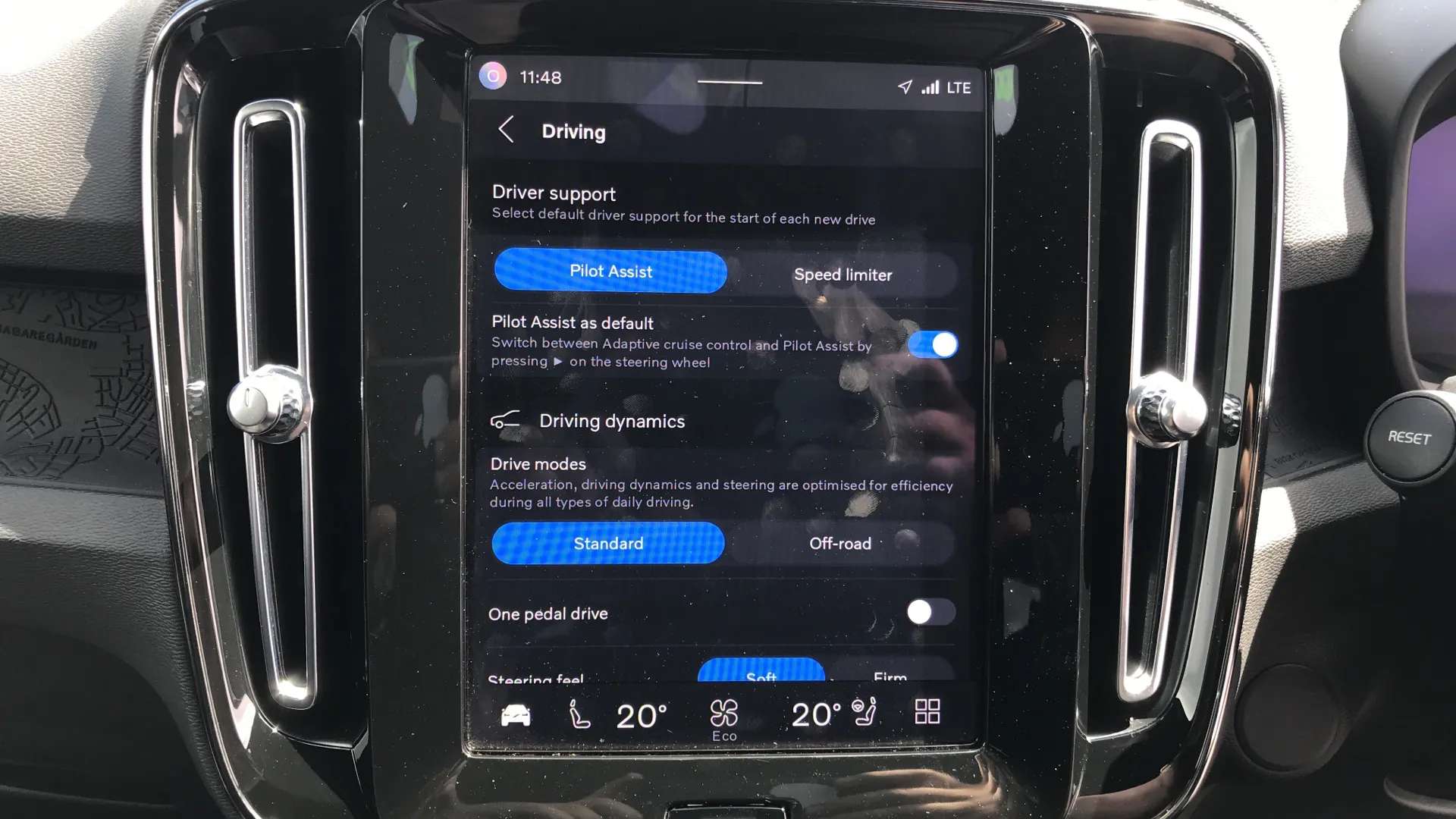 2023 VOLVO XC40 2023 VOLVO XC40