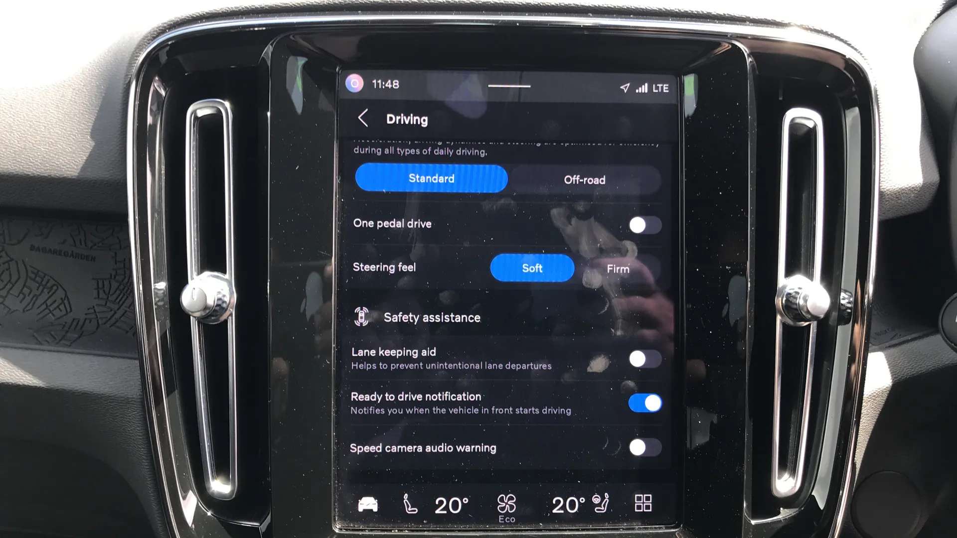 2023 VOLVO XC40 2023 VOLVO XC40