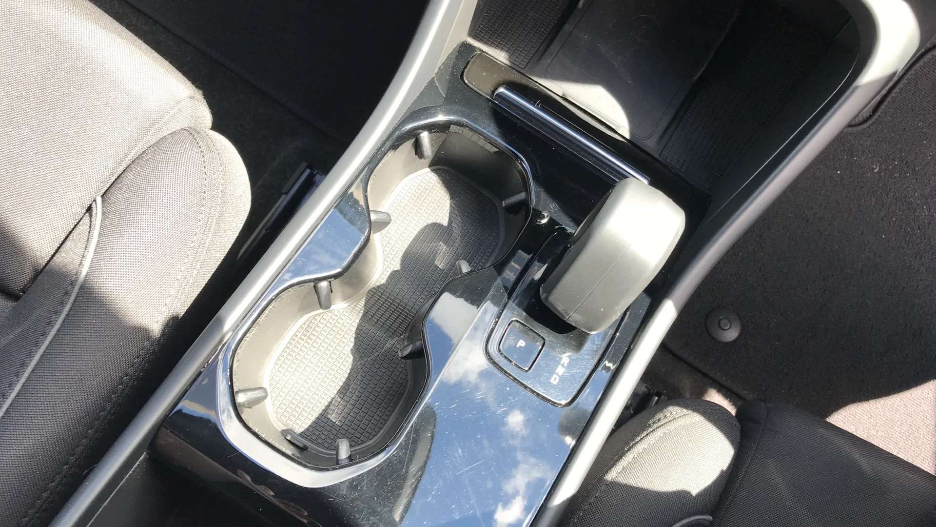 2023 VOLVO XC40 2023 VOLVO XC40