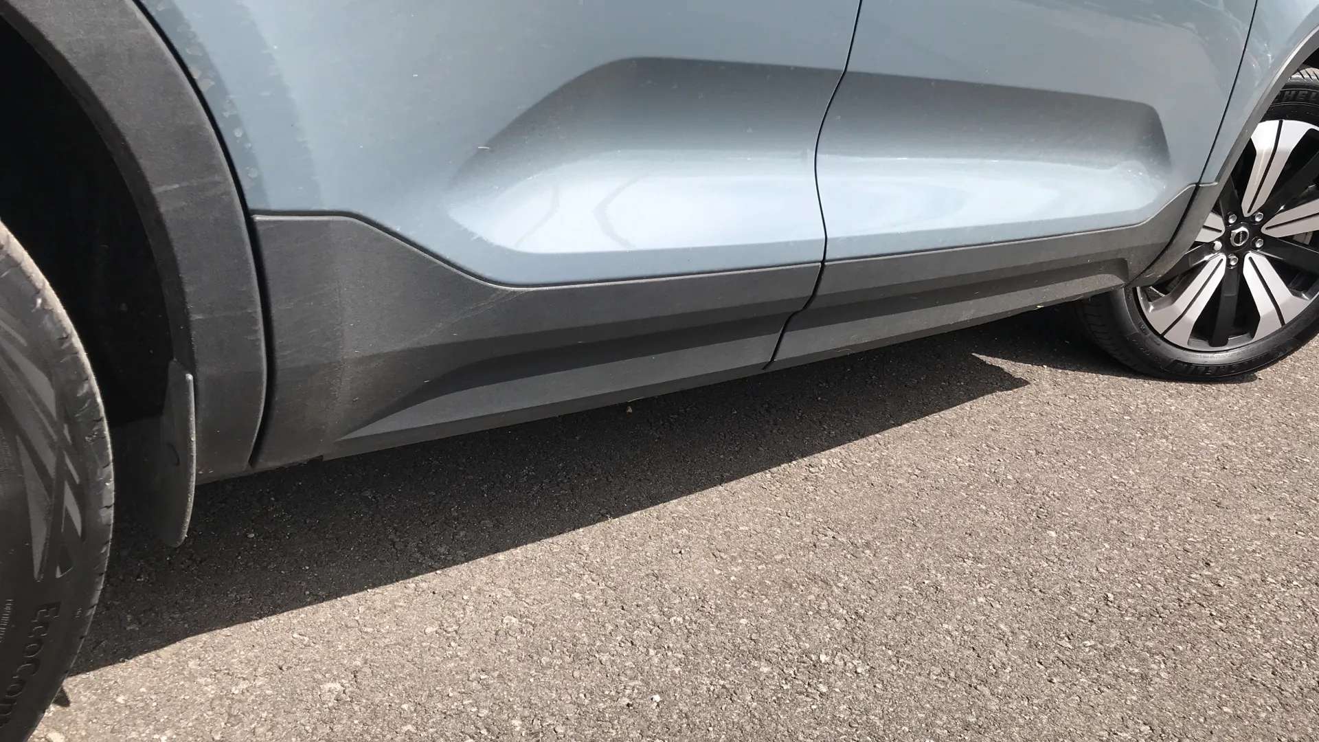 2023 VOLVO XC40 2023 VOLVO XC40
