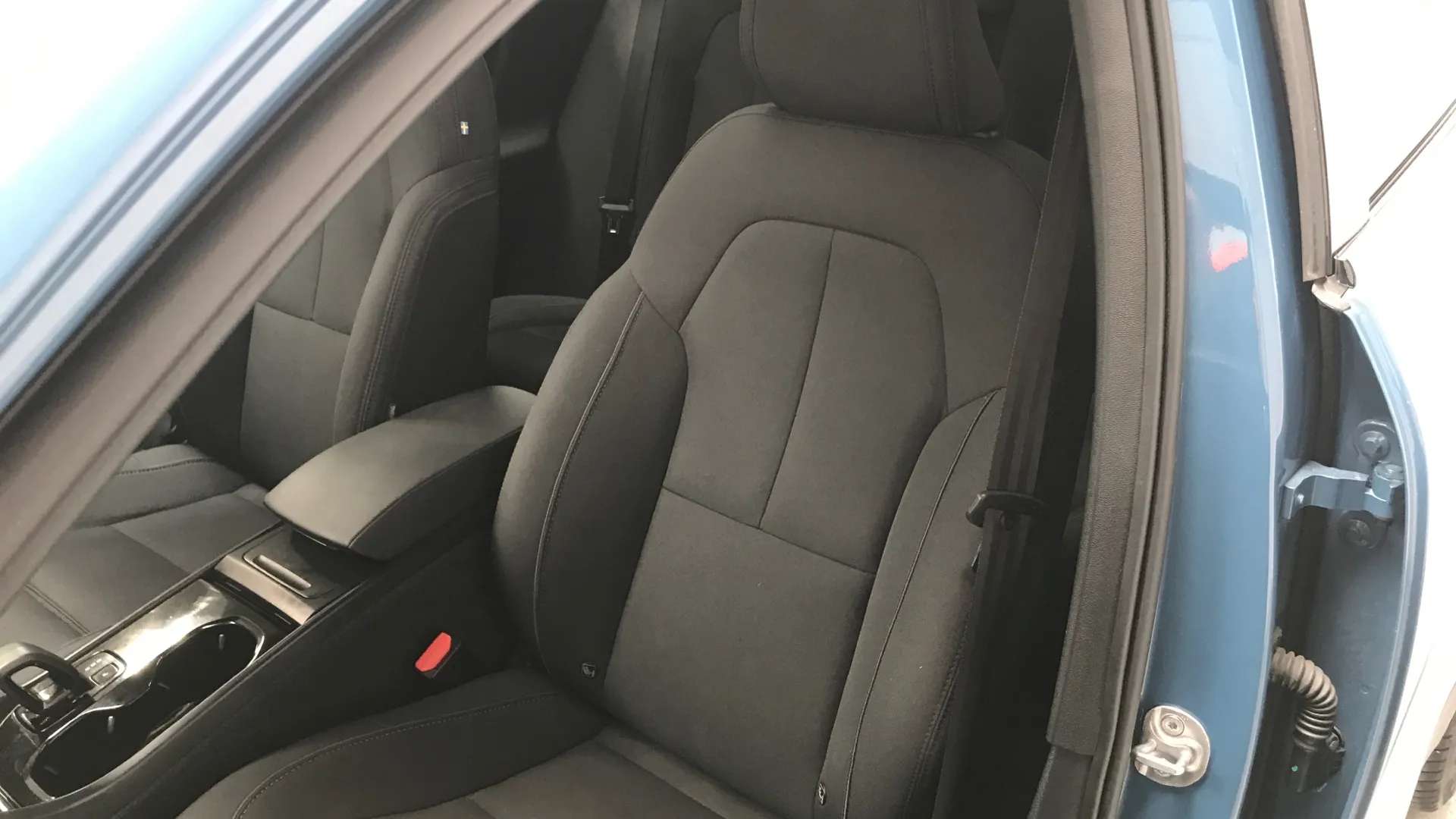 2023 VOLVO C40 2023 VOLVO C40