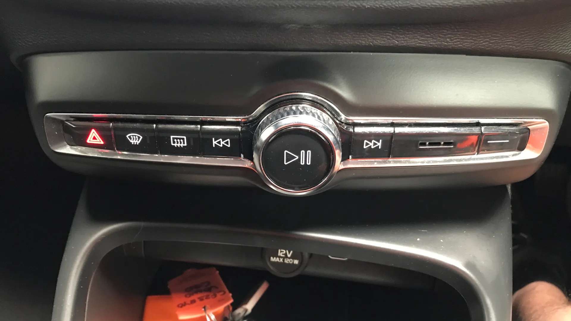 2023 VOLVO C40 2023 VOLVO C40