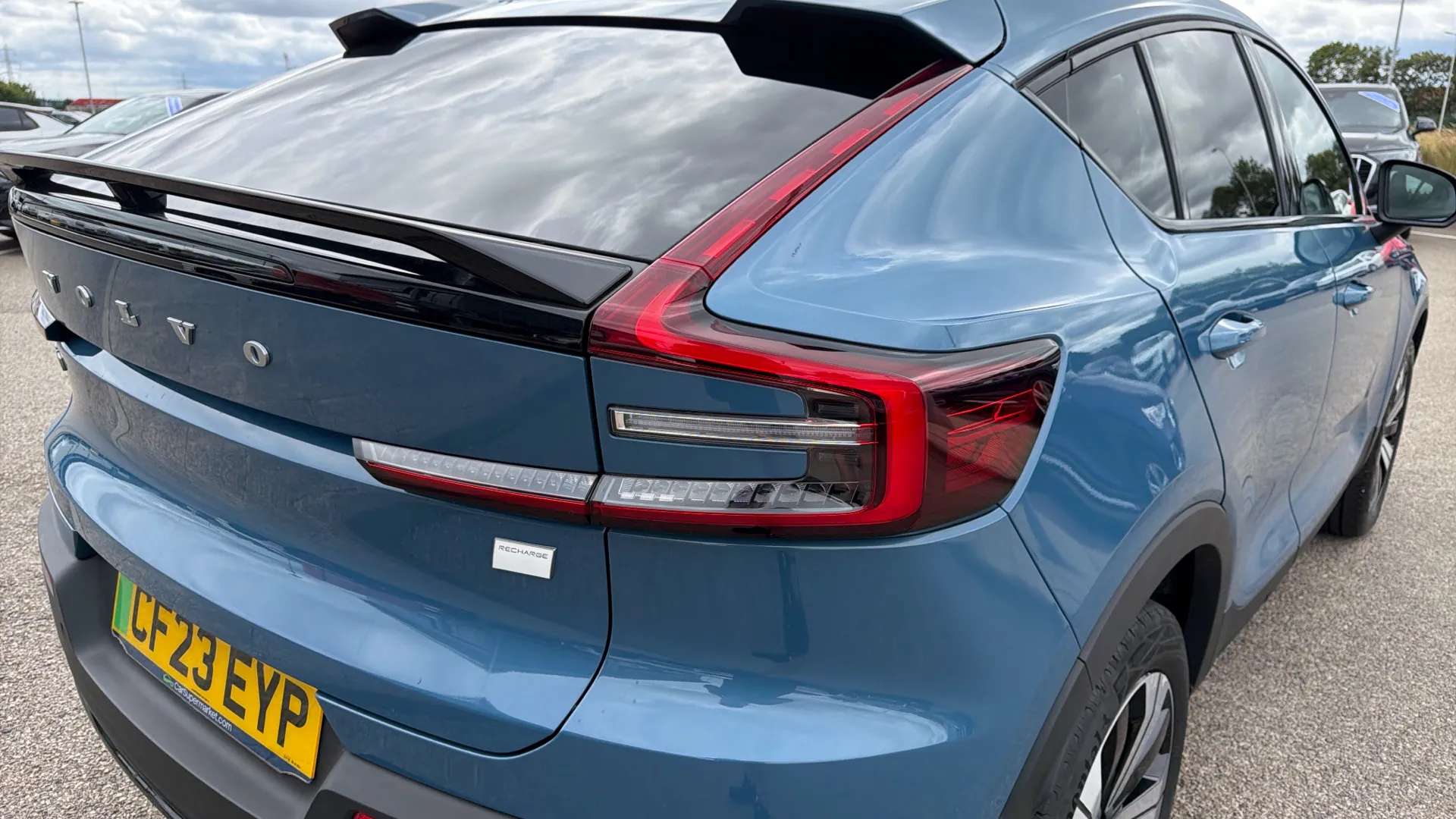2023 VOLVO C40 2023 VOLVO C40
