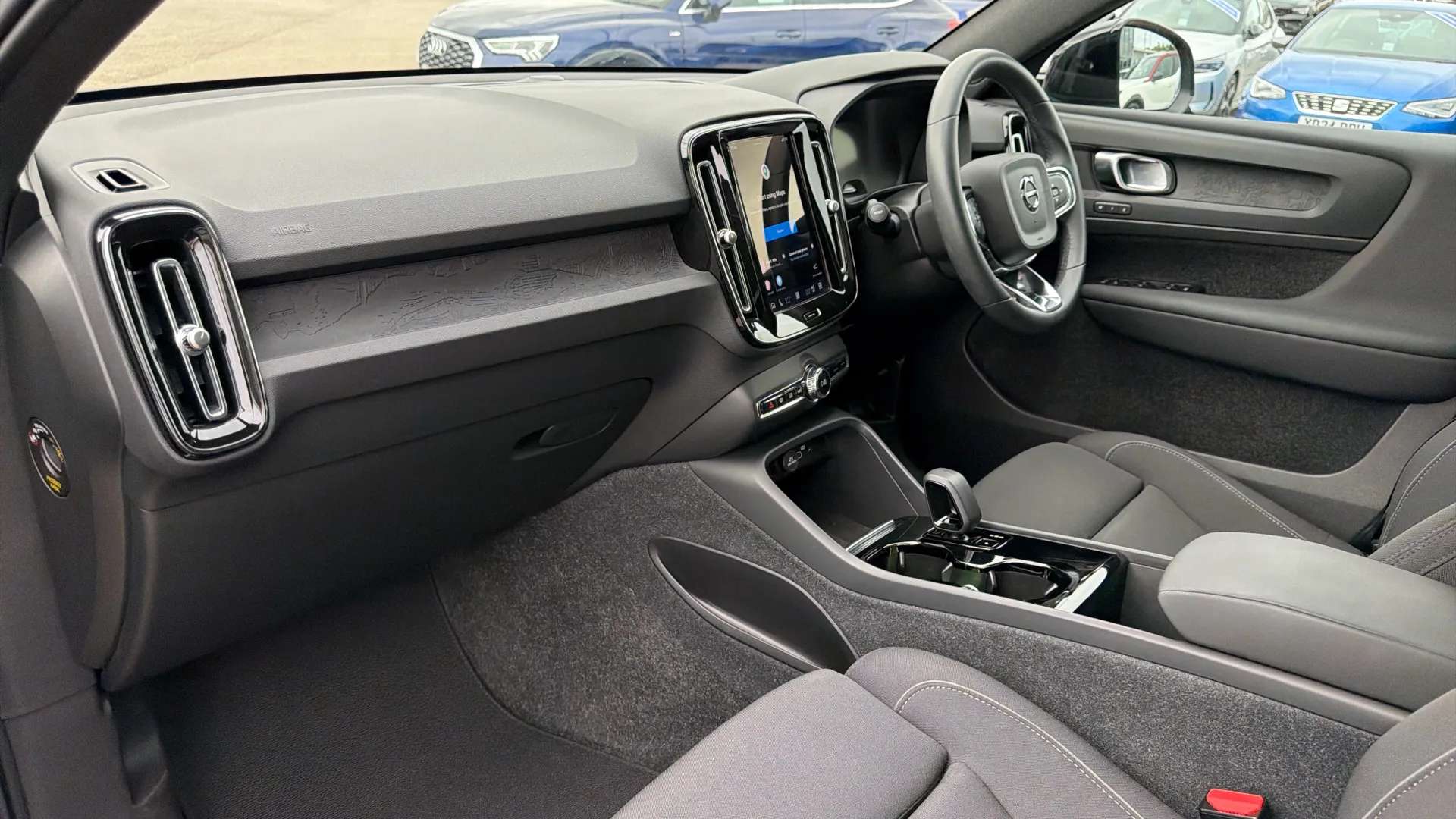 2023 VOLVO C40 2023 VOLVO C40