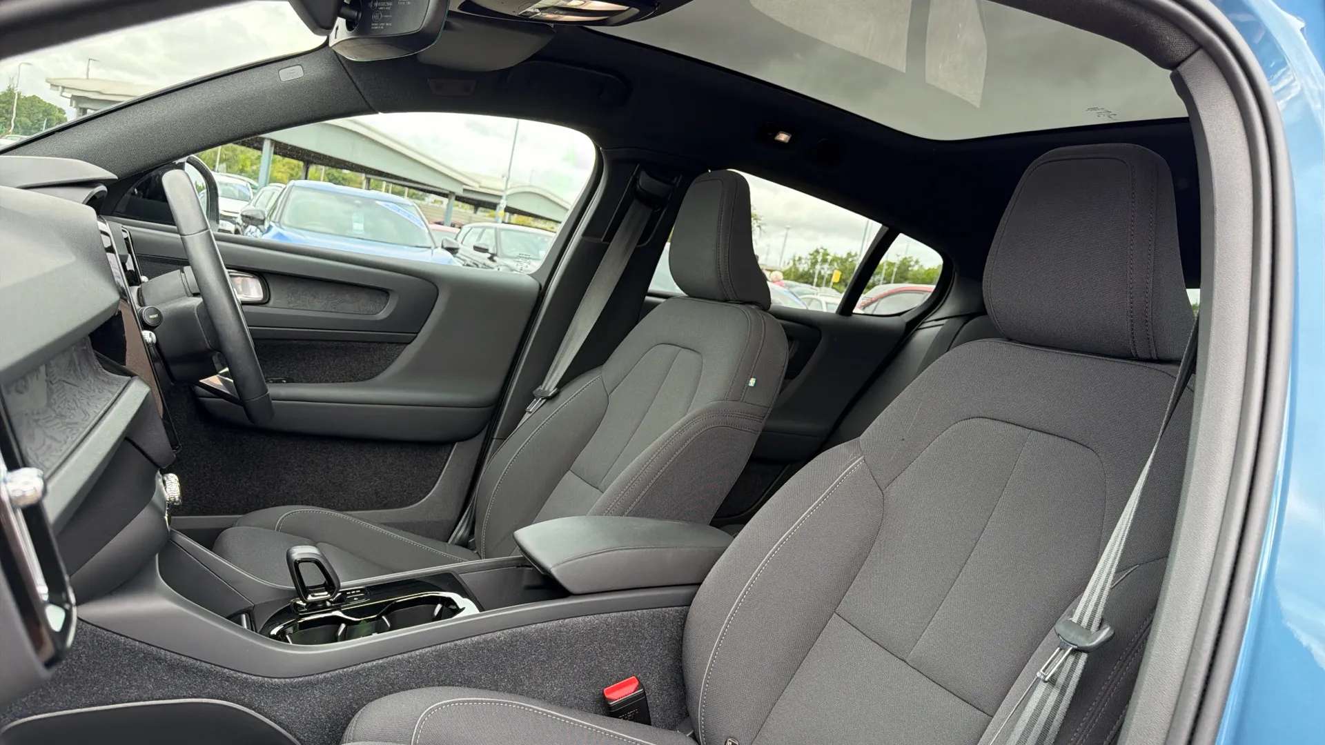 2023 VOLVO C40 2023 VOLVO C40