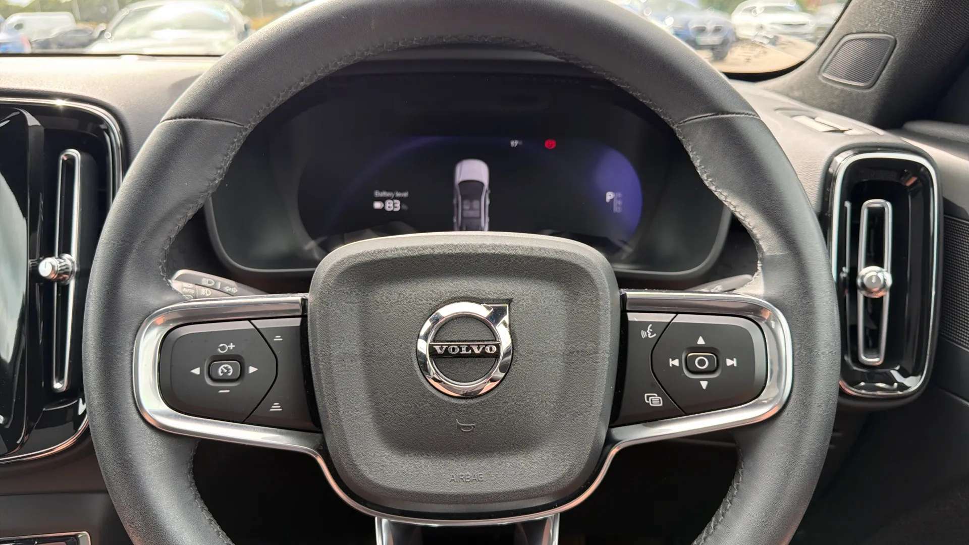2023 VOLVO C40 2023 VOLVO C40