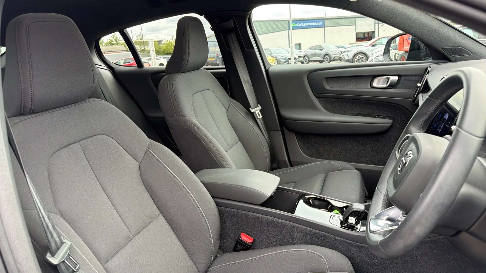 2023 VOLVO C40 2023 VOLVO C40