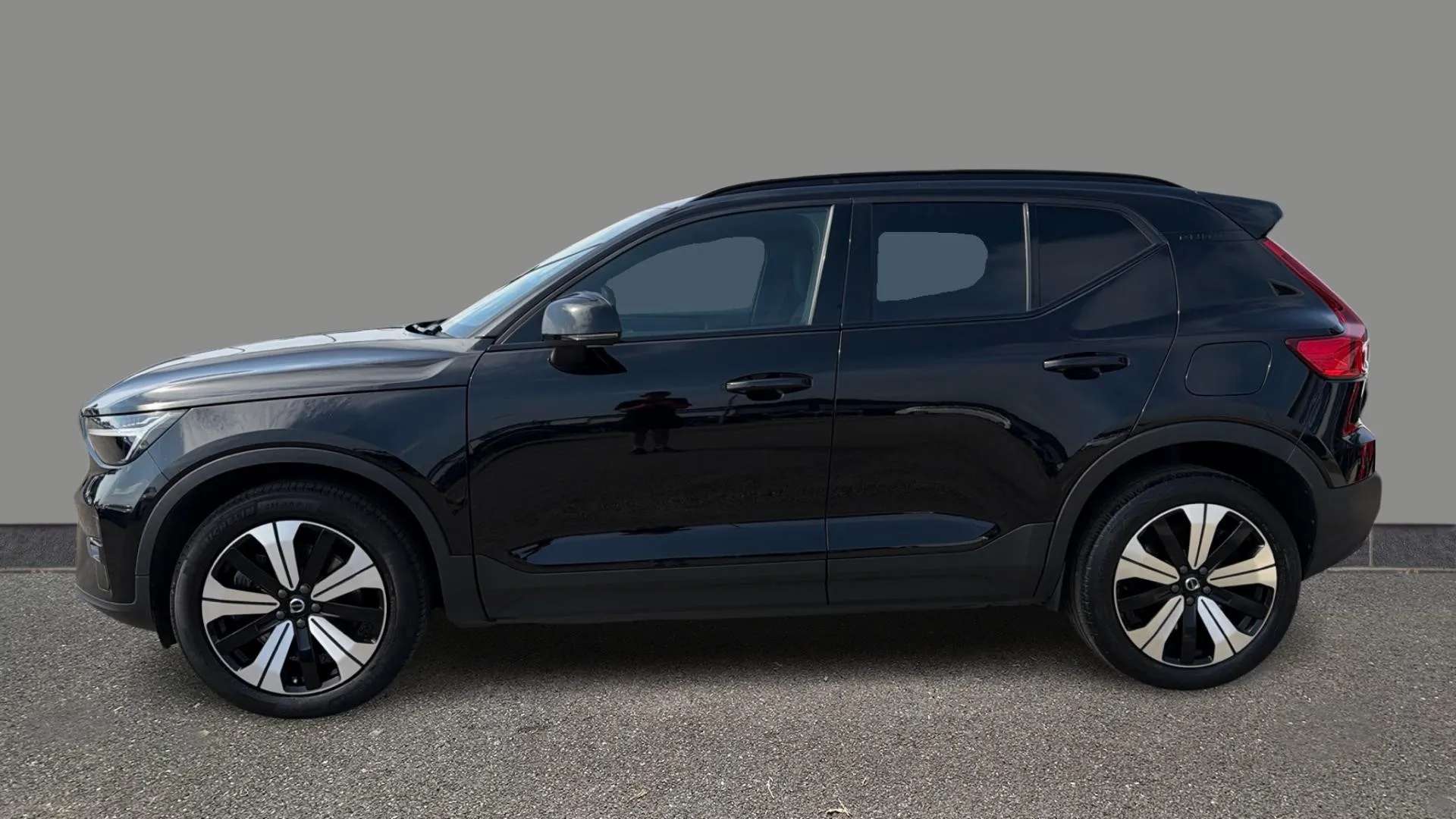A 2023 VOLVO XC40 170kW Recharge Plus 69kWh Auto A 2023 VOLVO XC40 170kW Recharge Plus 69kWh Auto