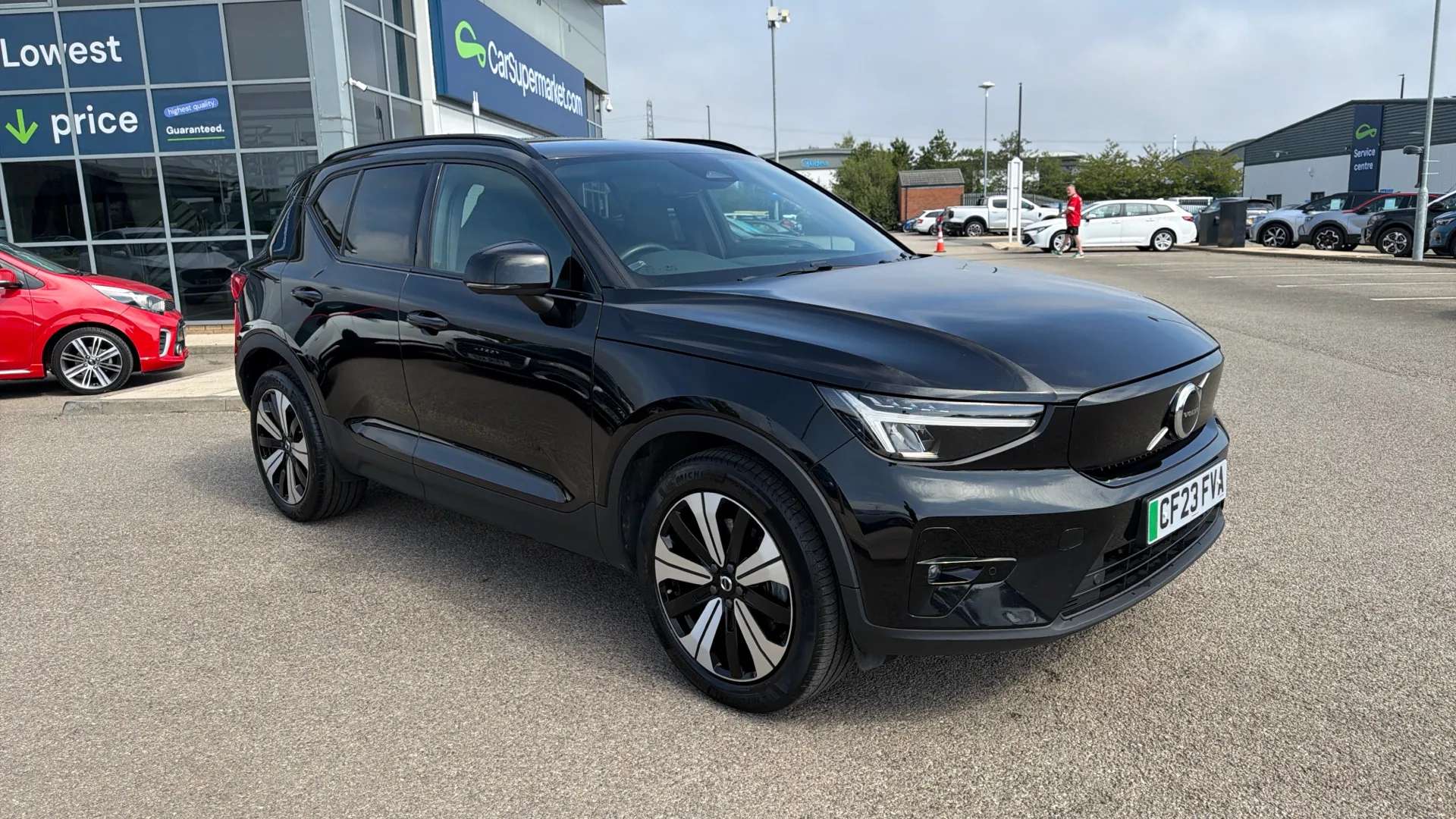 2023 VOLVO XC40 2023 VOLVO XC40