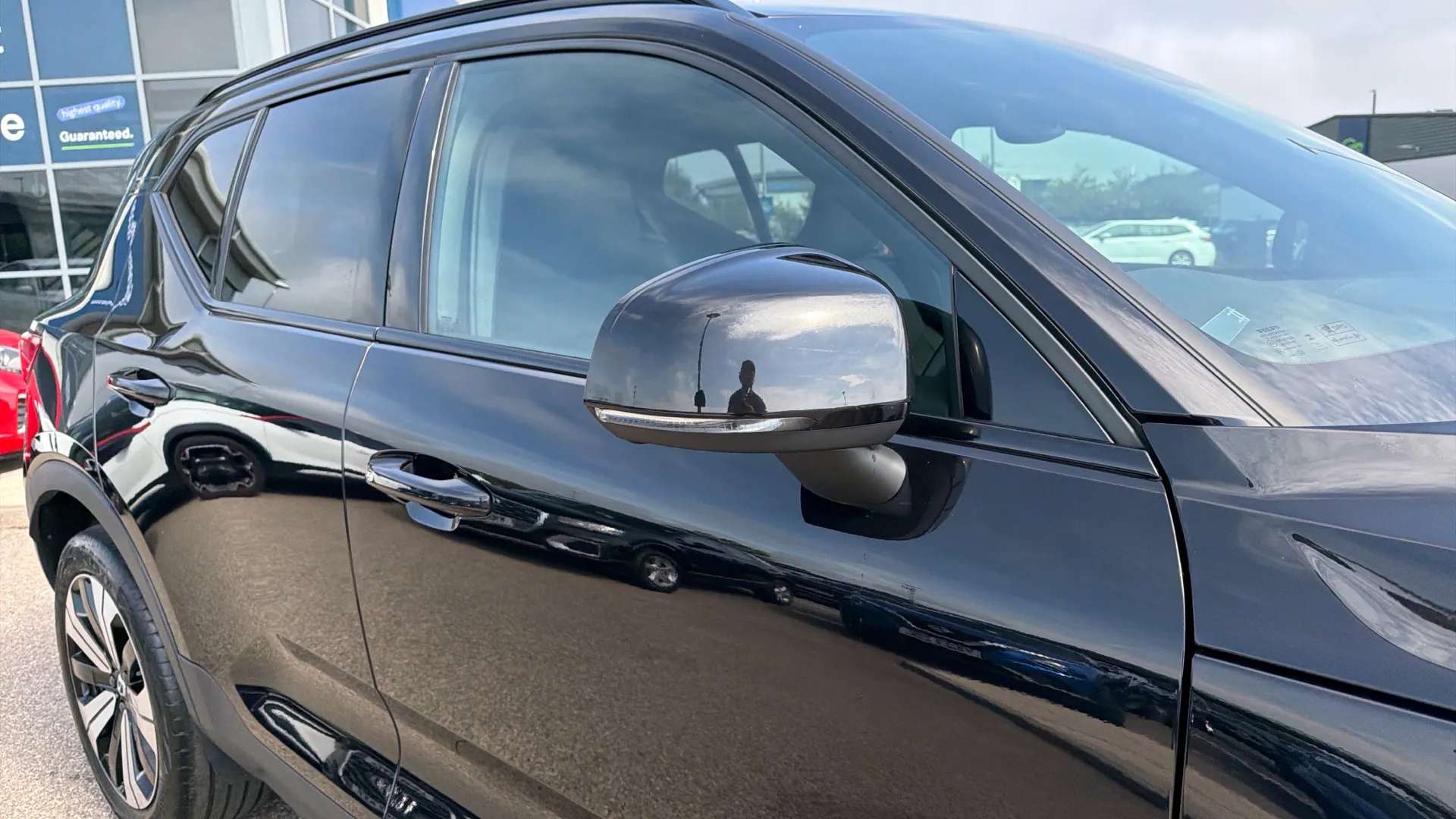 2023 VOLVO XC40 2023 VOLVO XC40