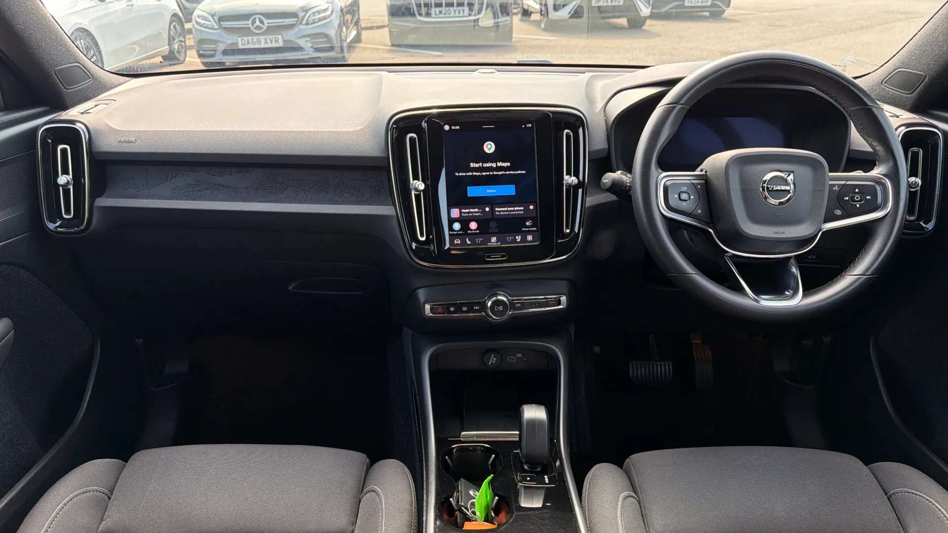 2023 VOLVO XC40 2023 VOLVO XC40