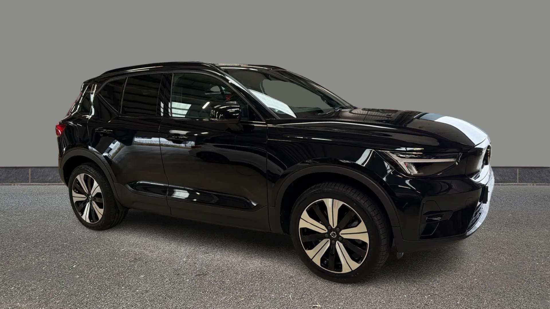 A 2023 VOLVO XC40 170kW Recharge Plus 69kWh Auto A 2023 VOLVO XC40 170kW Recharge Plus 69kWh Auto