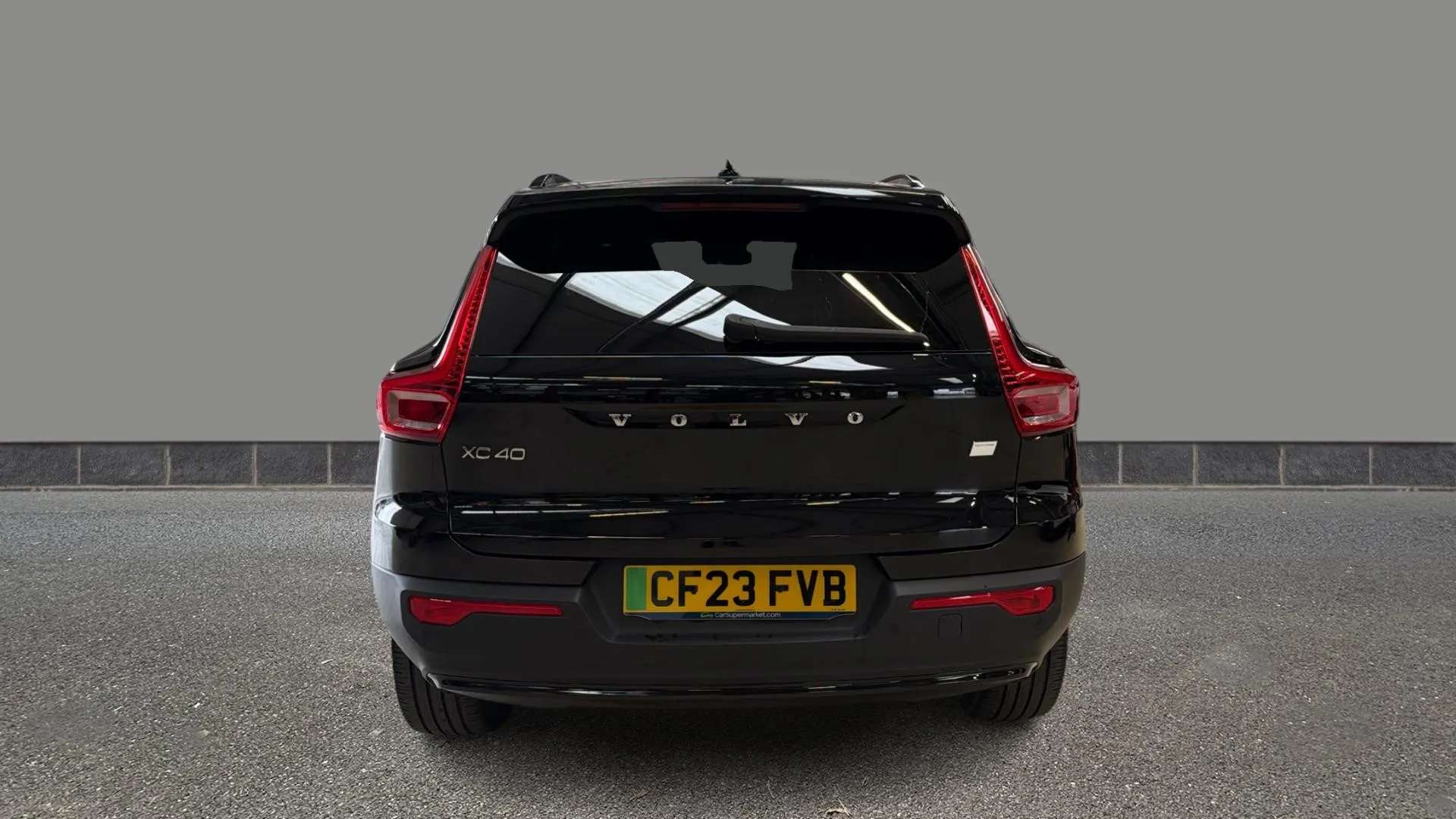 2023 VOLVO XC40 2023 VOLVO XC40