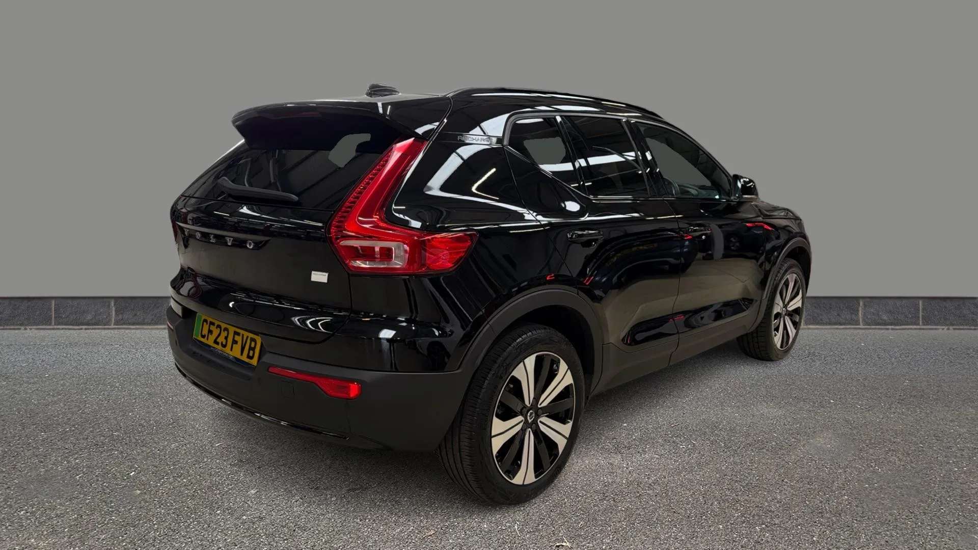 2023 VOLVO XC40 2023 VOLVO XC40