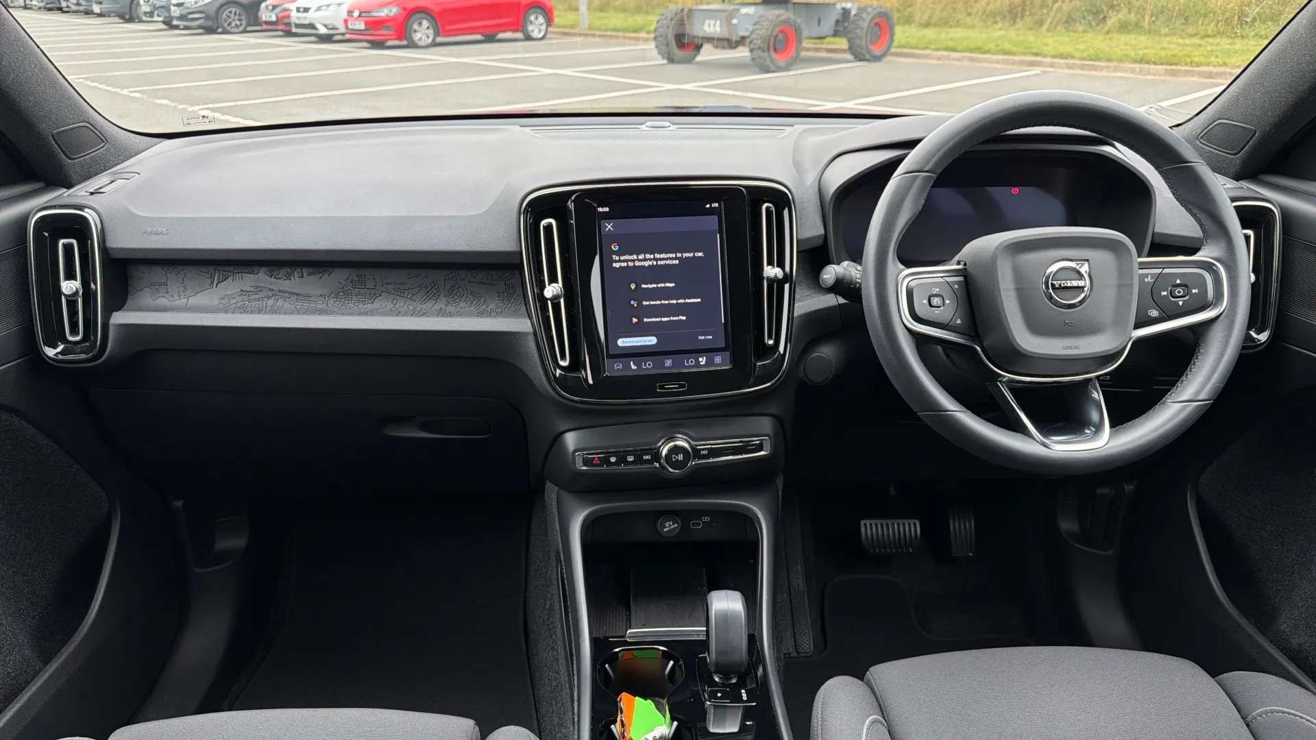 2023 VOLVO XC40 2023 VOLVO XC40