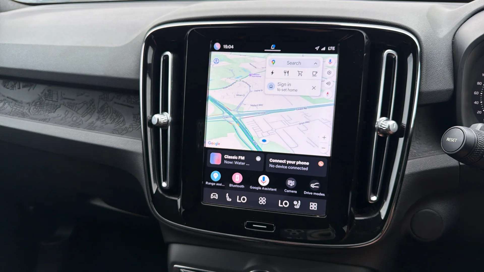 2023 VOLVO XC40 2023 VOLVO XC40