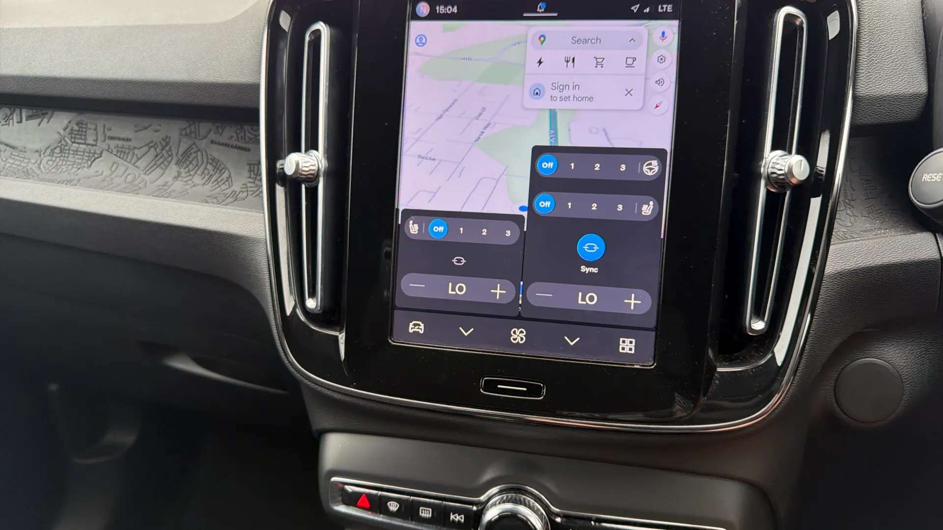 2023 VOLVO XC40 2023 VOLVO XC40