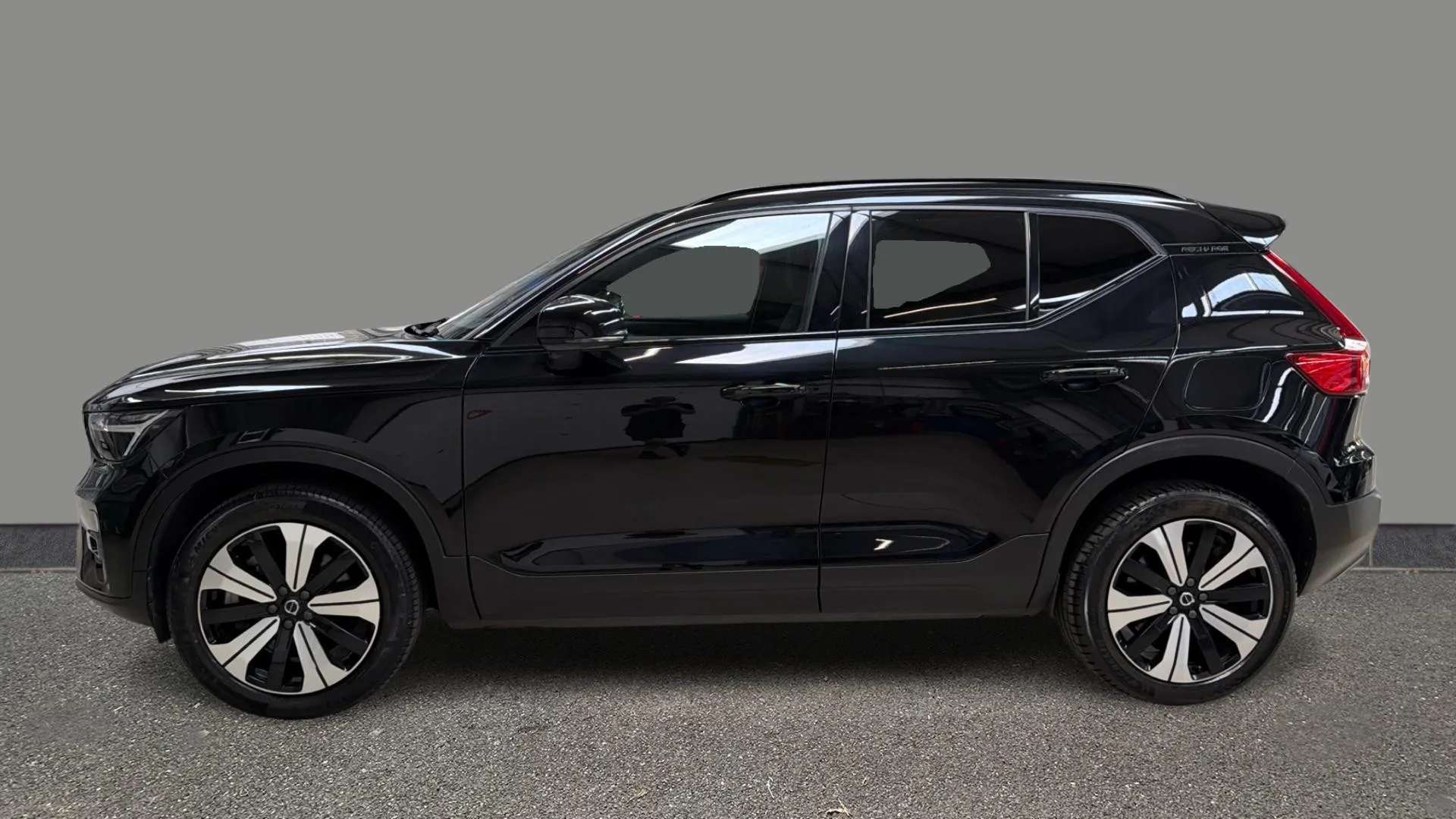 A 2023 VOLVO XC40 170kW Recharge Plus 69kWh Auto A 2023 VOLVO XC40 170kW Recharge Plus 69kWh Auto