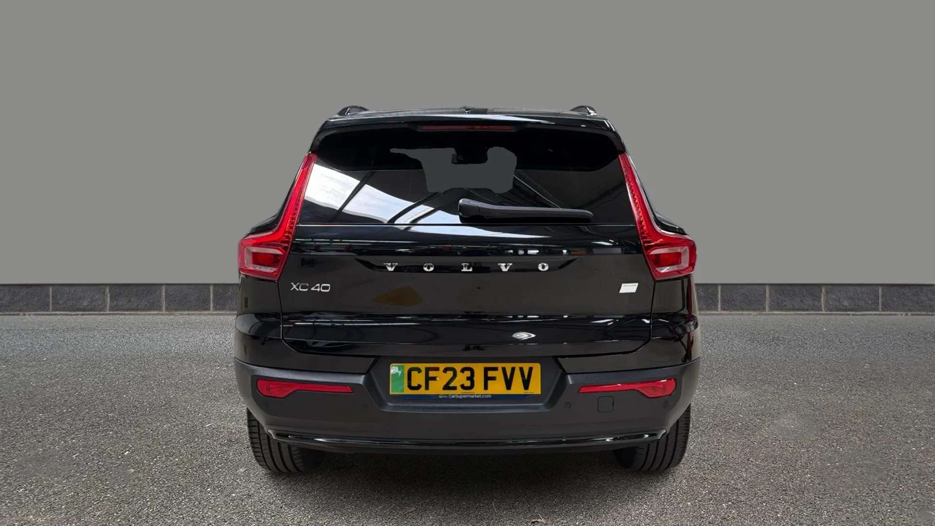 2023 VOLVO XC40 2023 VOLVO XC40