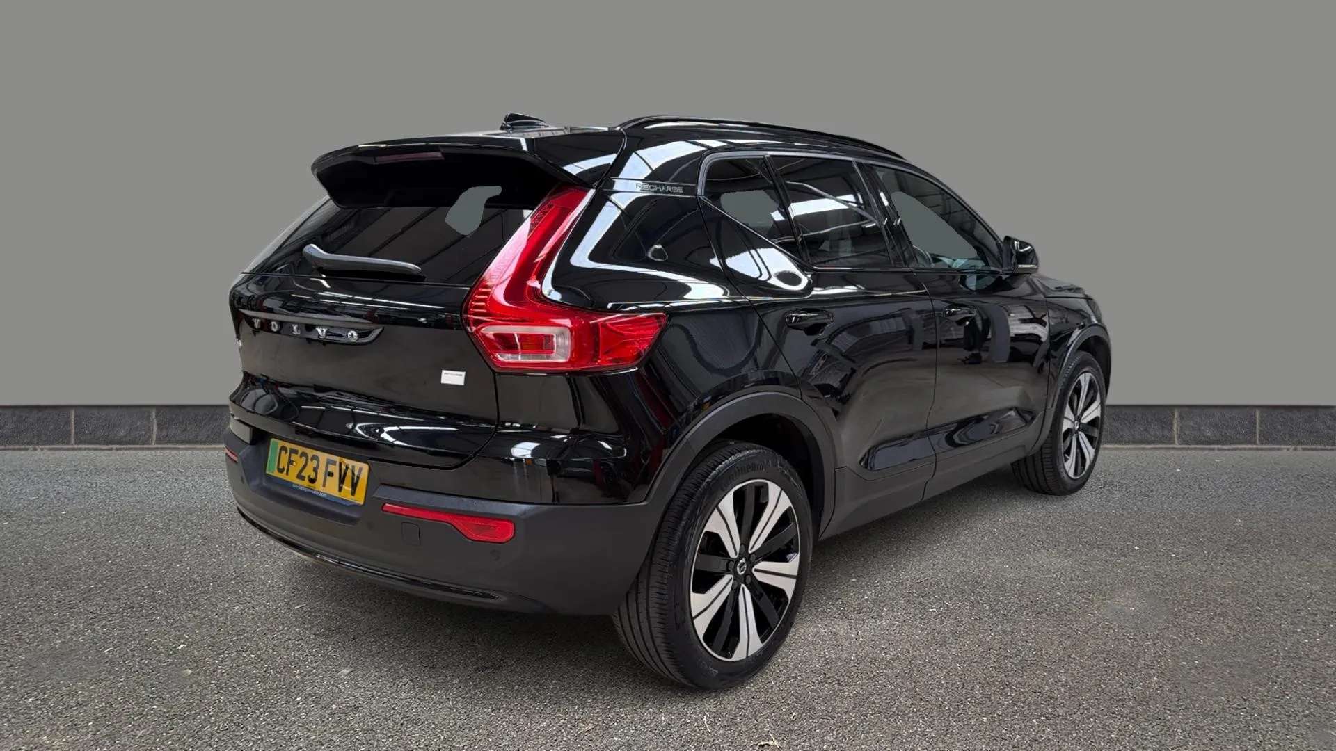 2023 VOLVO XC40 2023 VOLVO XC40