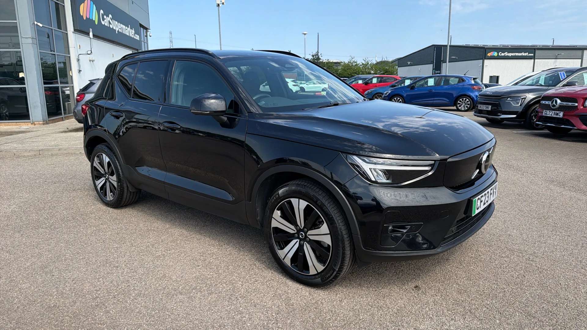 2023 VOLVO XC40 2023 VOLVO XC40