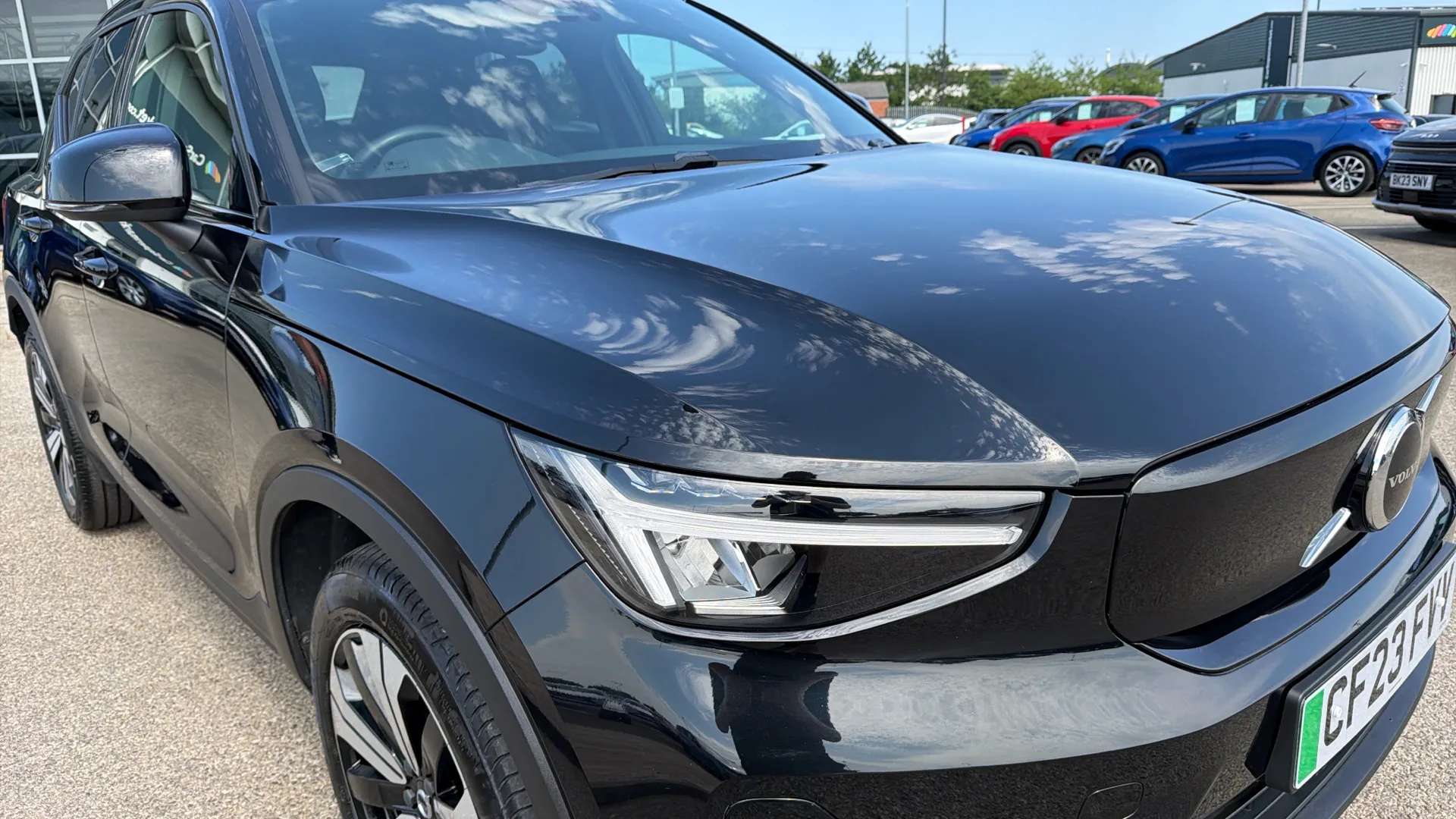 2023 VOLVO XC40 2023 VOLVO XC40