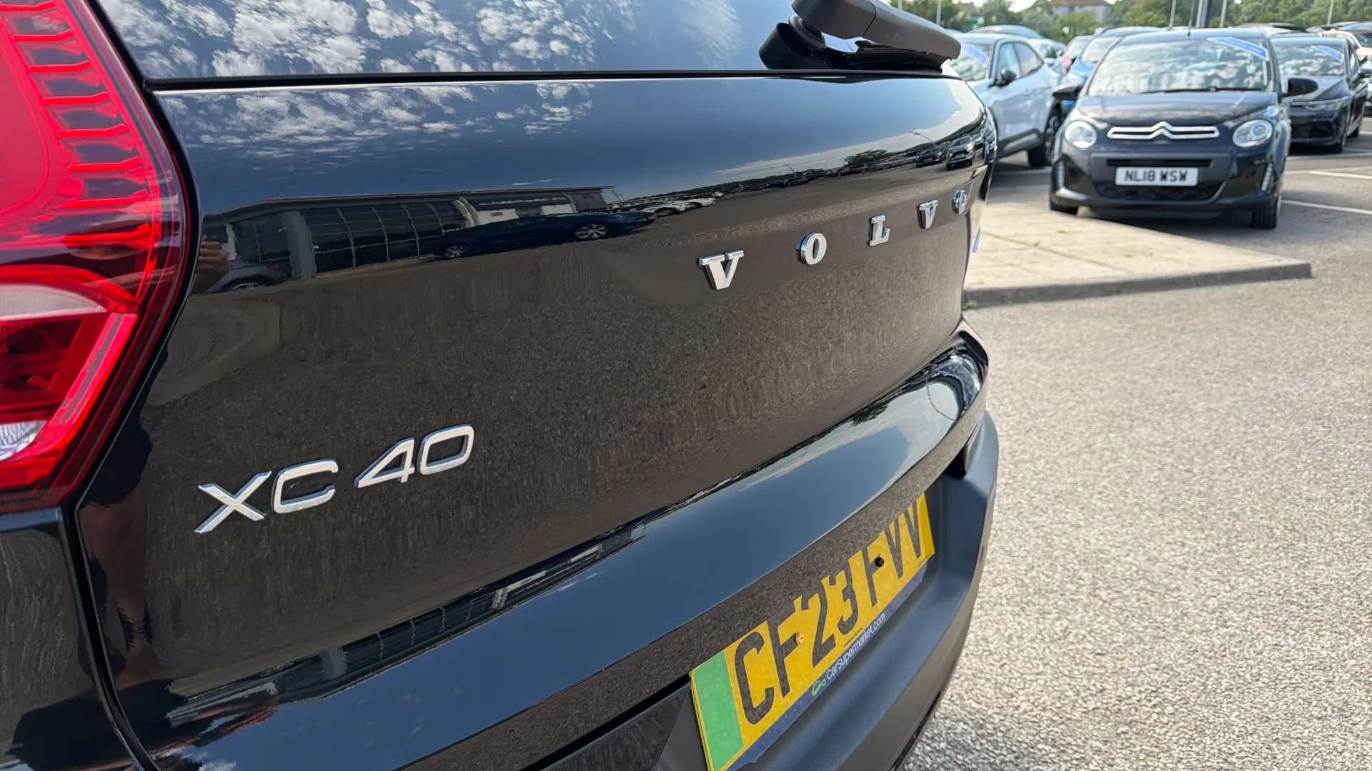 2023 VOLVO XC40 2023 VOLVO XC40