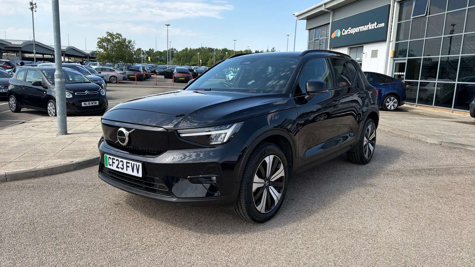 2023 VOLVO XC40 2023 VOLVO XC40