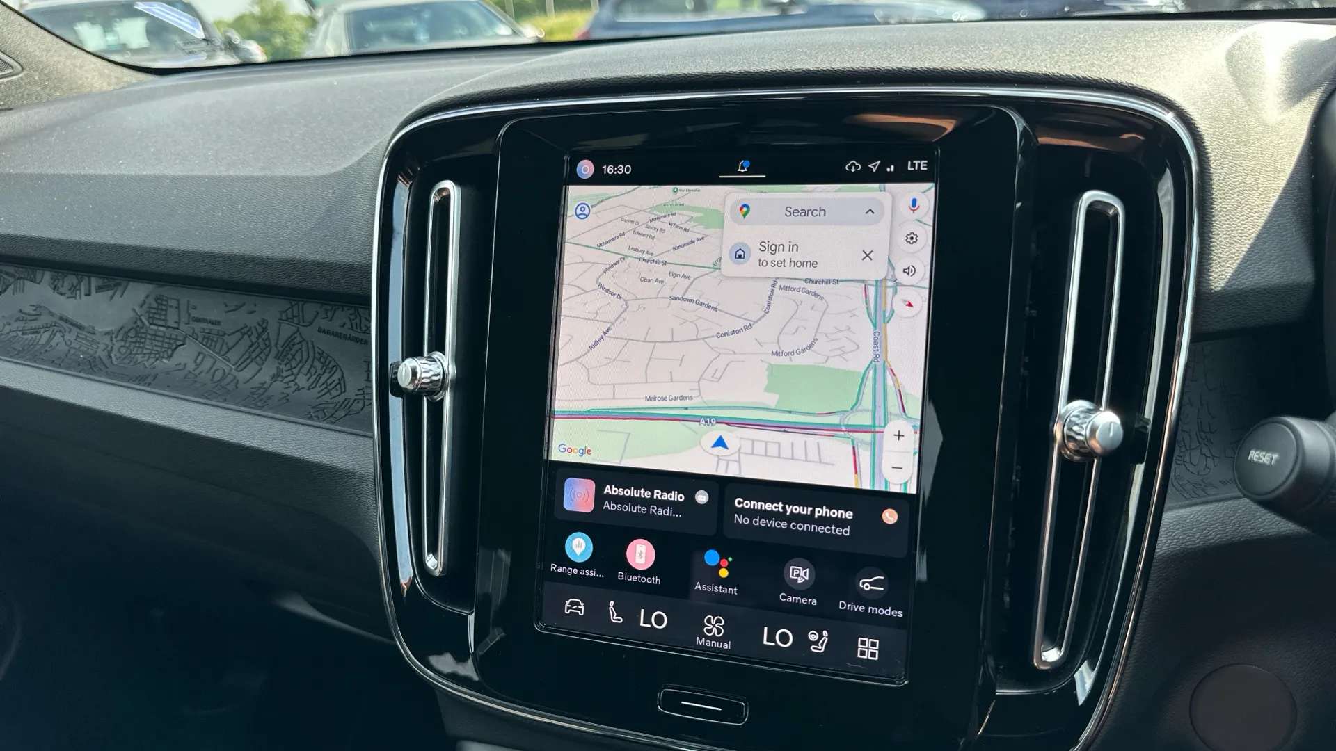 2023 VOLVO XC40 2023 VOLVO XC40
