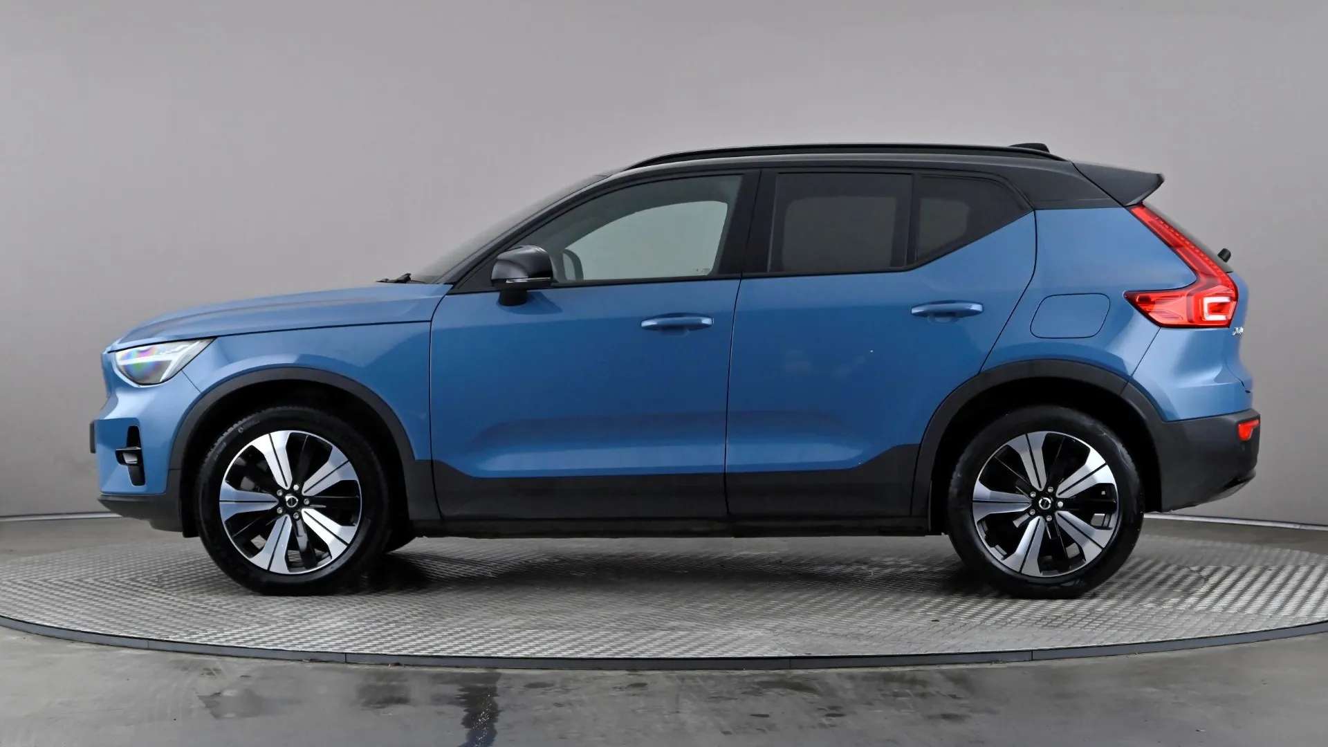 A 2023 VOLVO XC40 170kW Recharge Plus 69kWh Auto A 2023 VOLVO XC40 170kW Recharge Plus 69kWh Auto