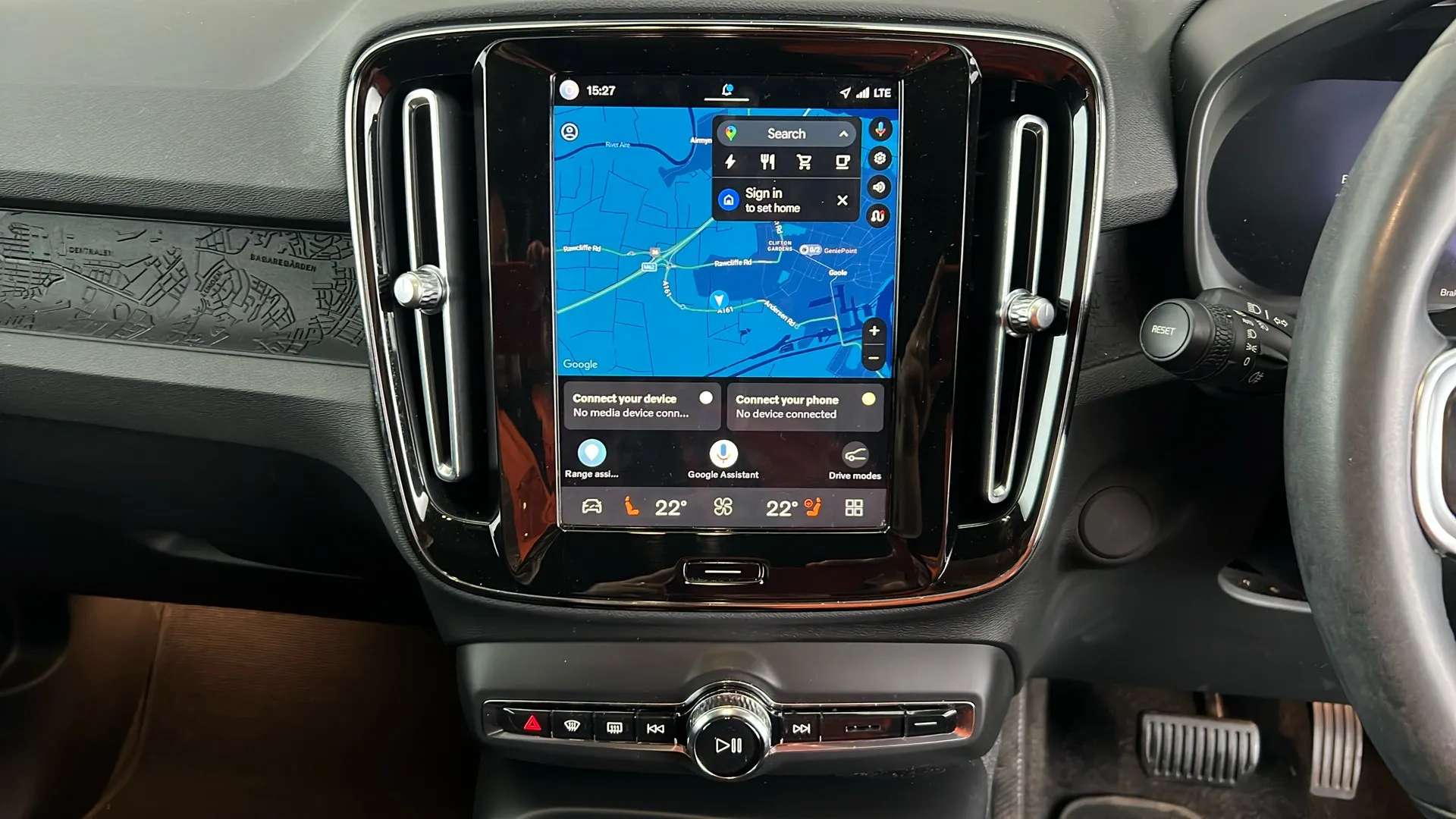 2023 VOLVO XC40 2023 VOLVO XC40