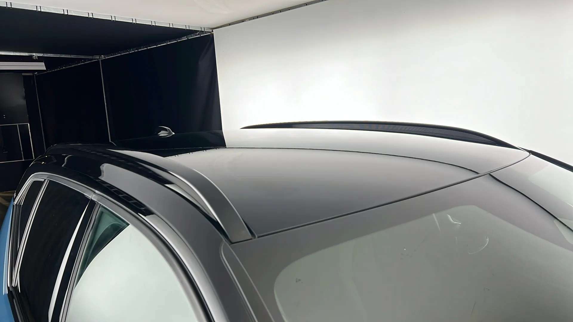 2023 VOLVO XC40 2023 VOLVO XC40