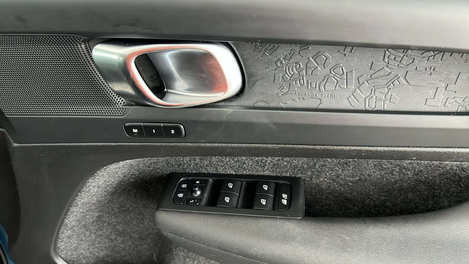 2023 VOLVO XC40 2023 VOLVO XC40