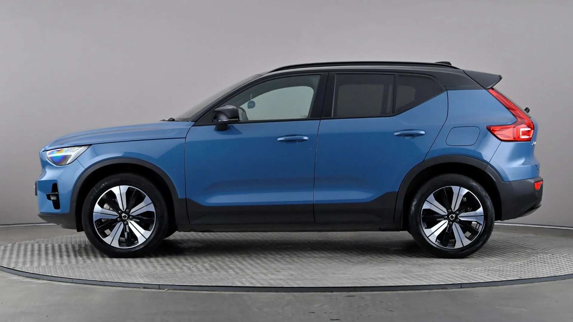 A 2023 VOLVO XC40 170kW Recharge Plus 69kWh Auto A 2023 VOLVO XC40 170kW Recharge Plus 69kWh Auto