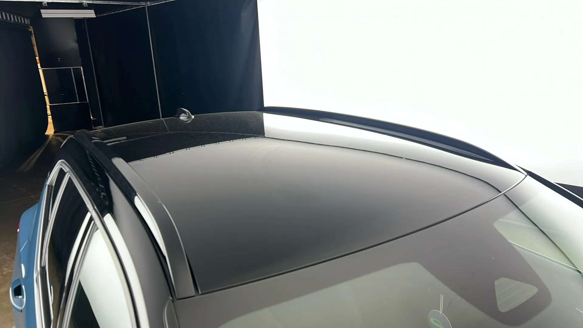 2023 VOLVO XC40 2023 VOLVO XC40