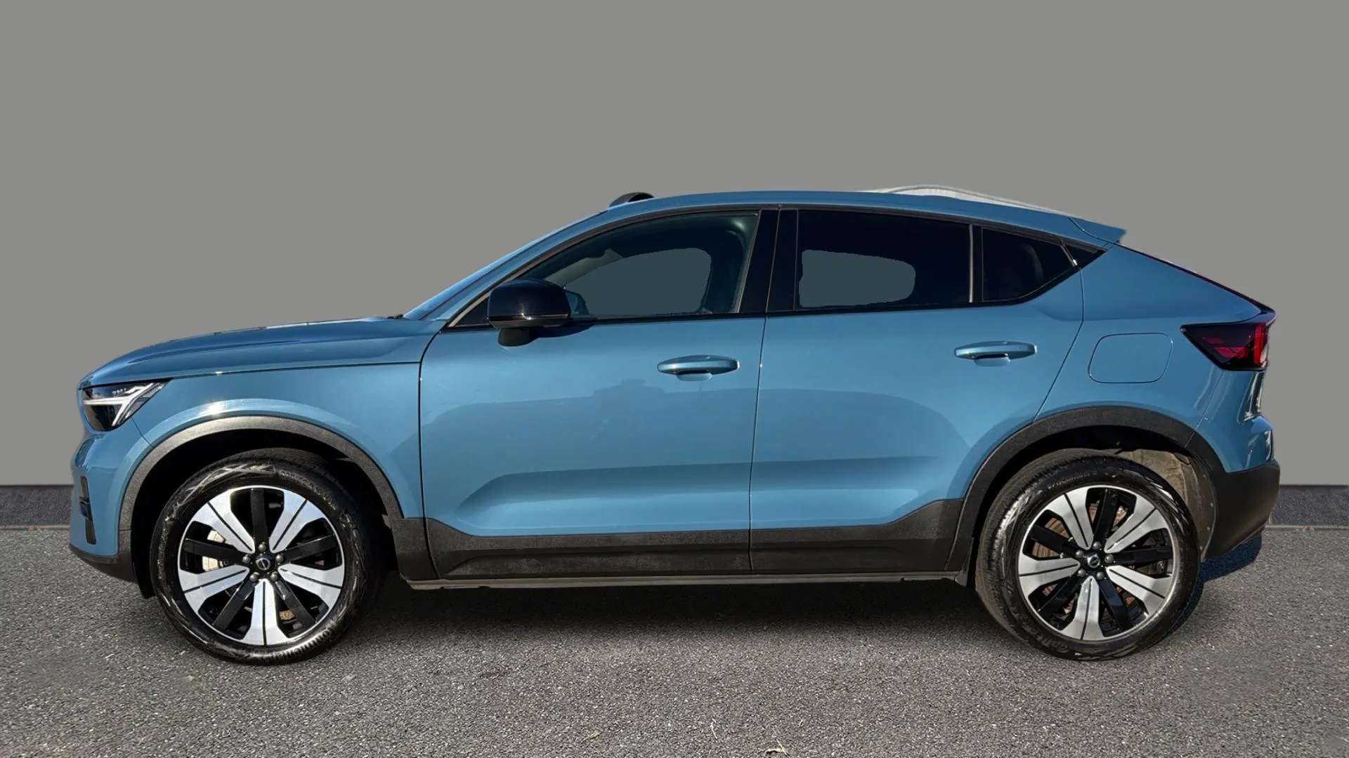 A 2023 VOLVO C40 170kW Recharge Plus 69kWh Auto A 2023 VOLVO C40 170kW Recharge Plus 69kWh Auto