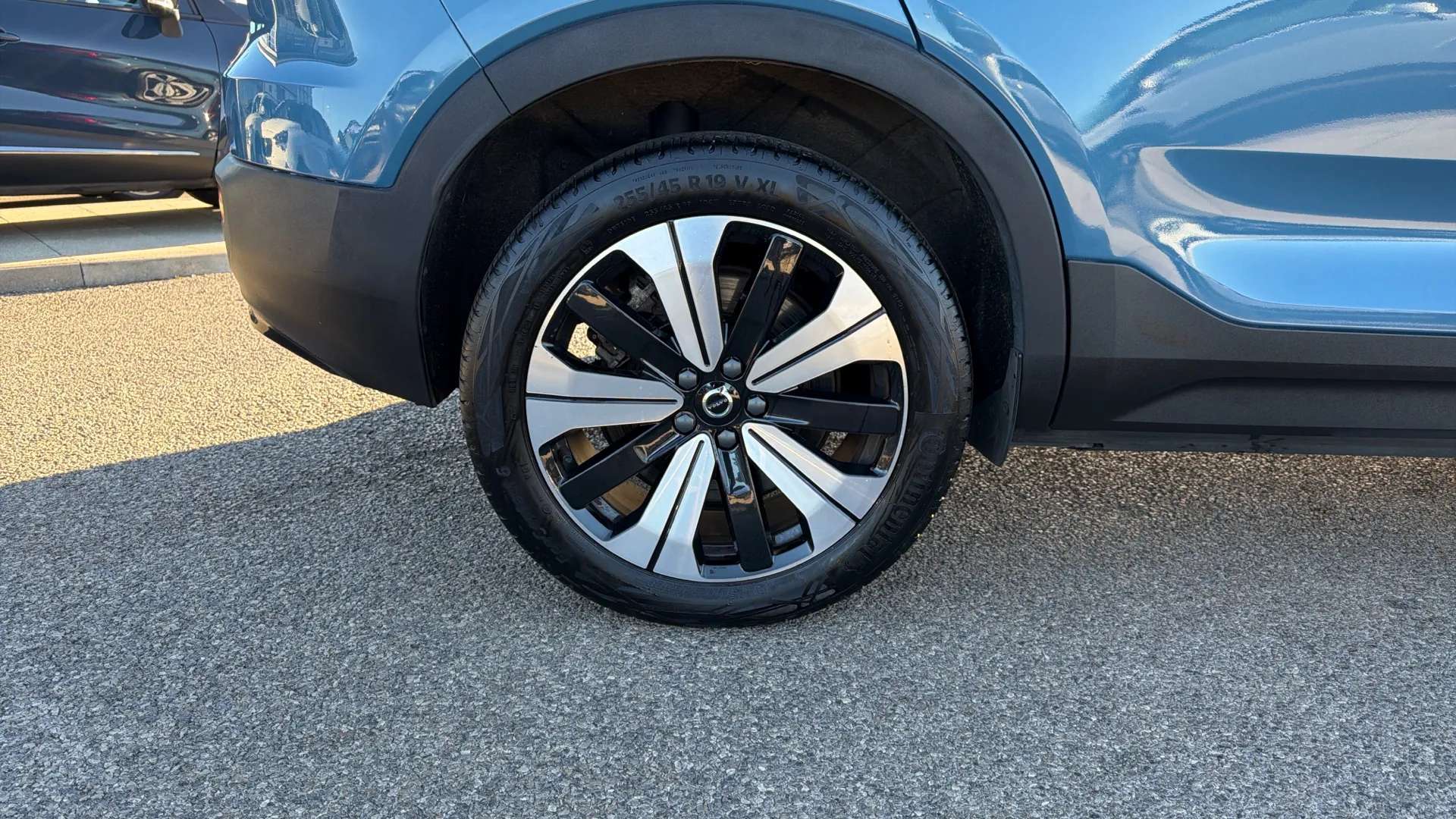 2023 VOLVO C40 2023 VOLVO C40