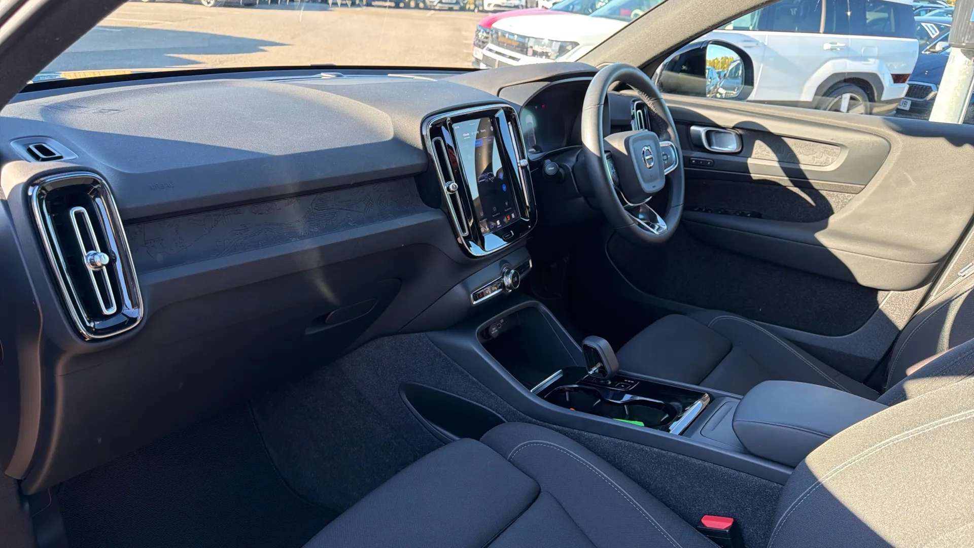 2023 VOLVO C40 2023 VOLVO C40