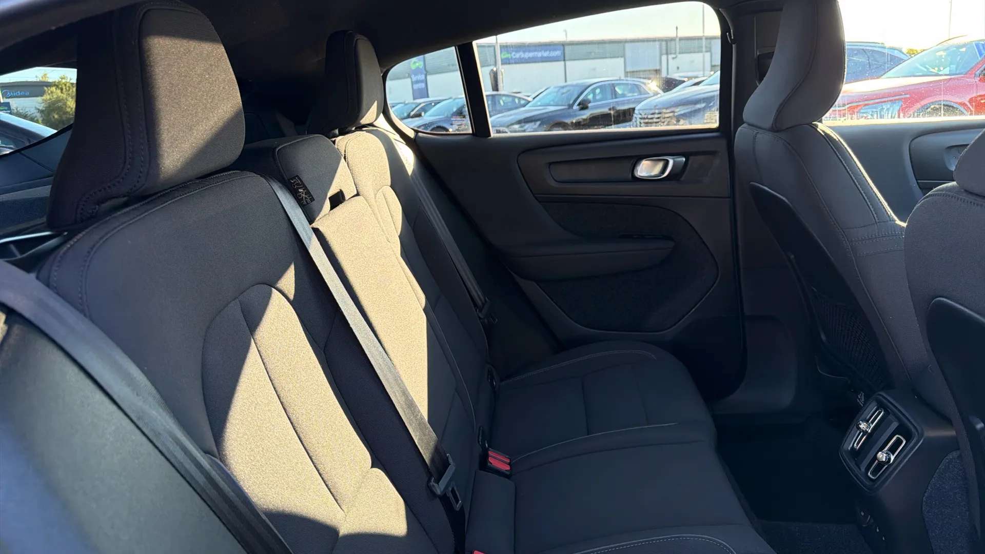 2023 VOLVO C40 2023 VOLVO C40