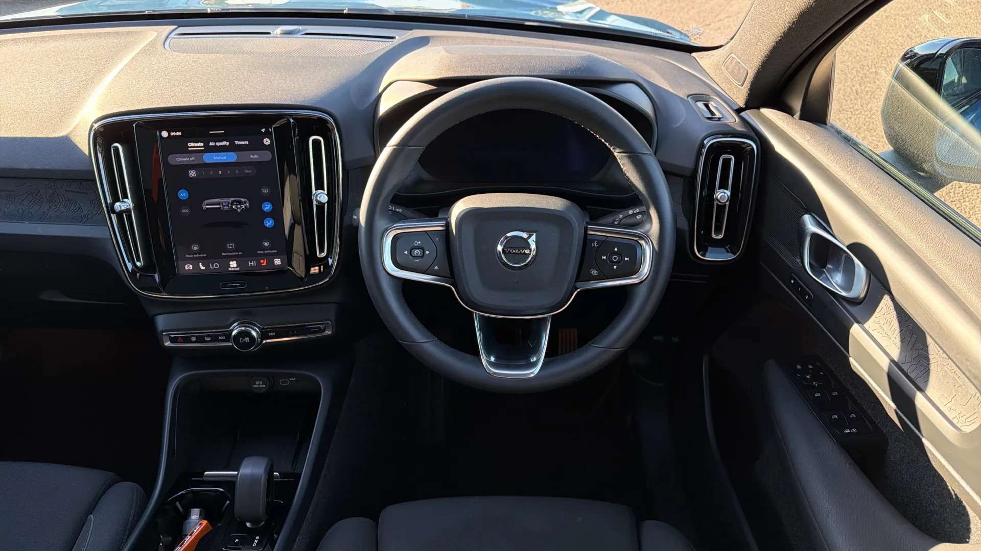 2023 VOLVO C40 2023 VOLVO C40
