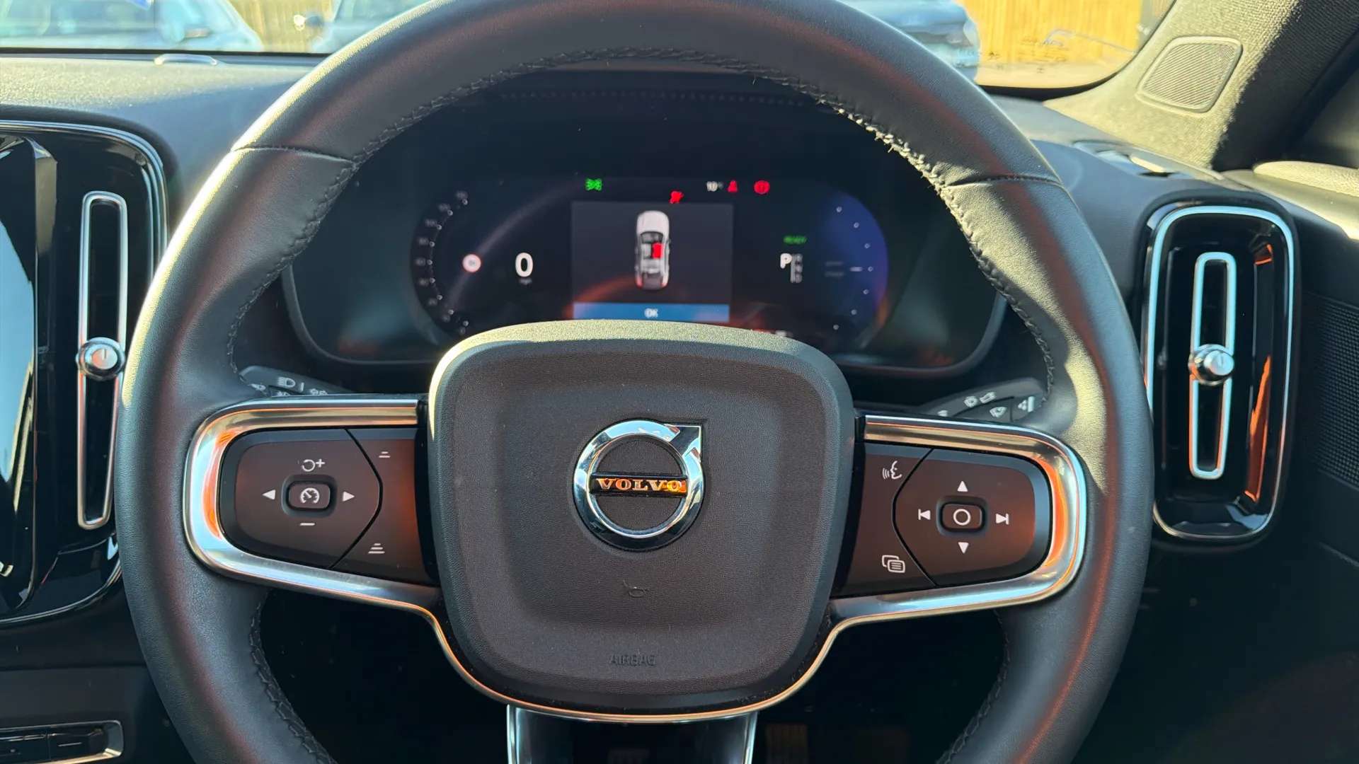 2023 VOLVO C40 2023 VOLVO C40
