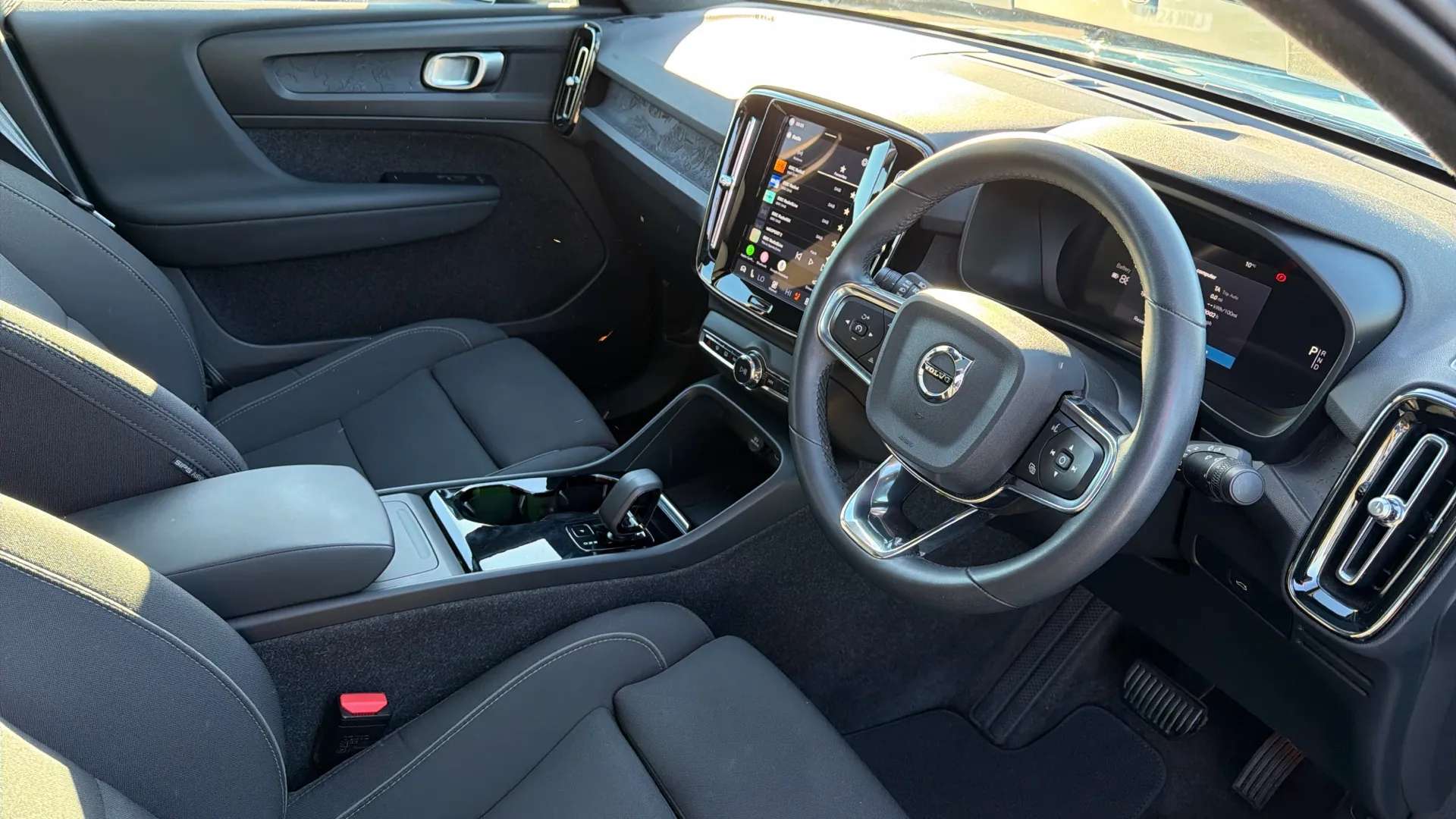 2023 VOLVO C40 2023 VOLVO C40
