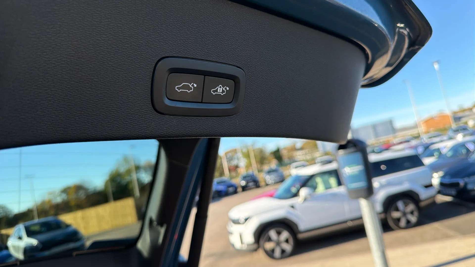2023 VOLVO C40 2023 VOLVO C40